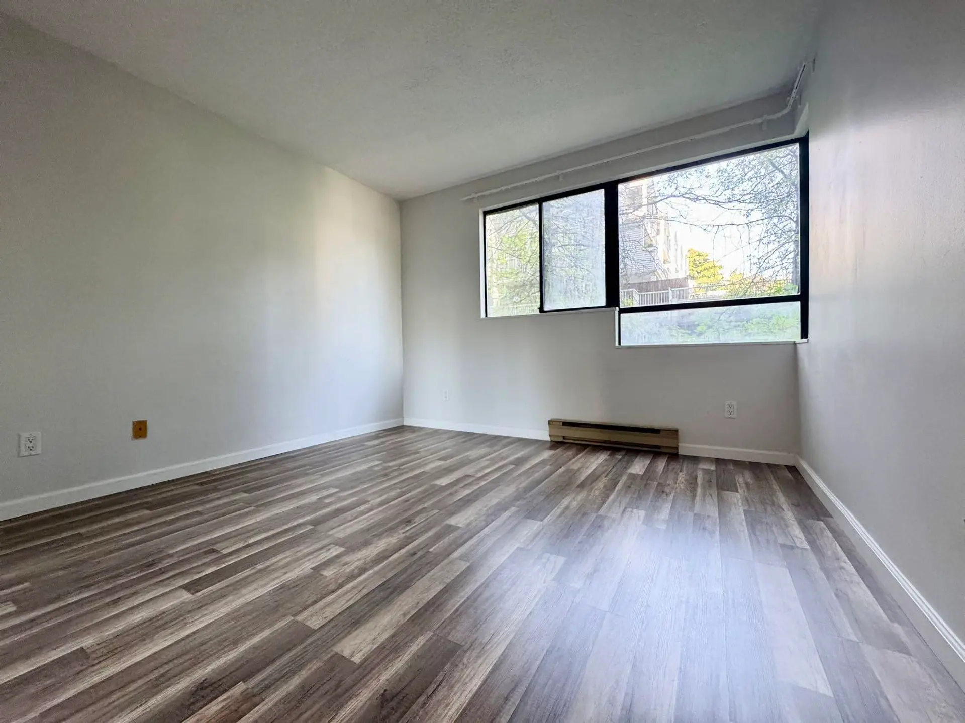 #204 1026 Queens Avenue - Image 8