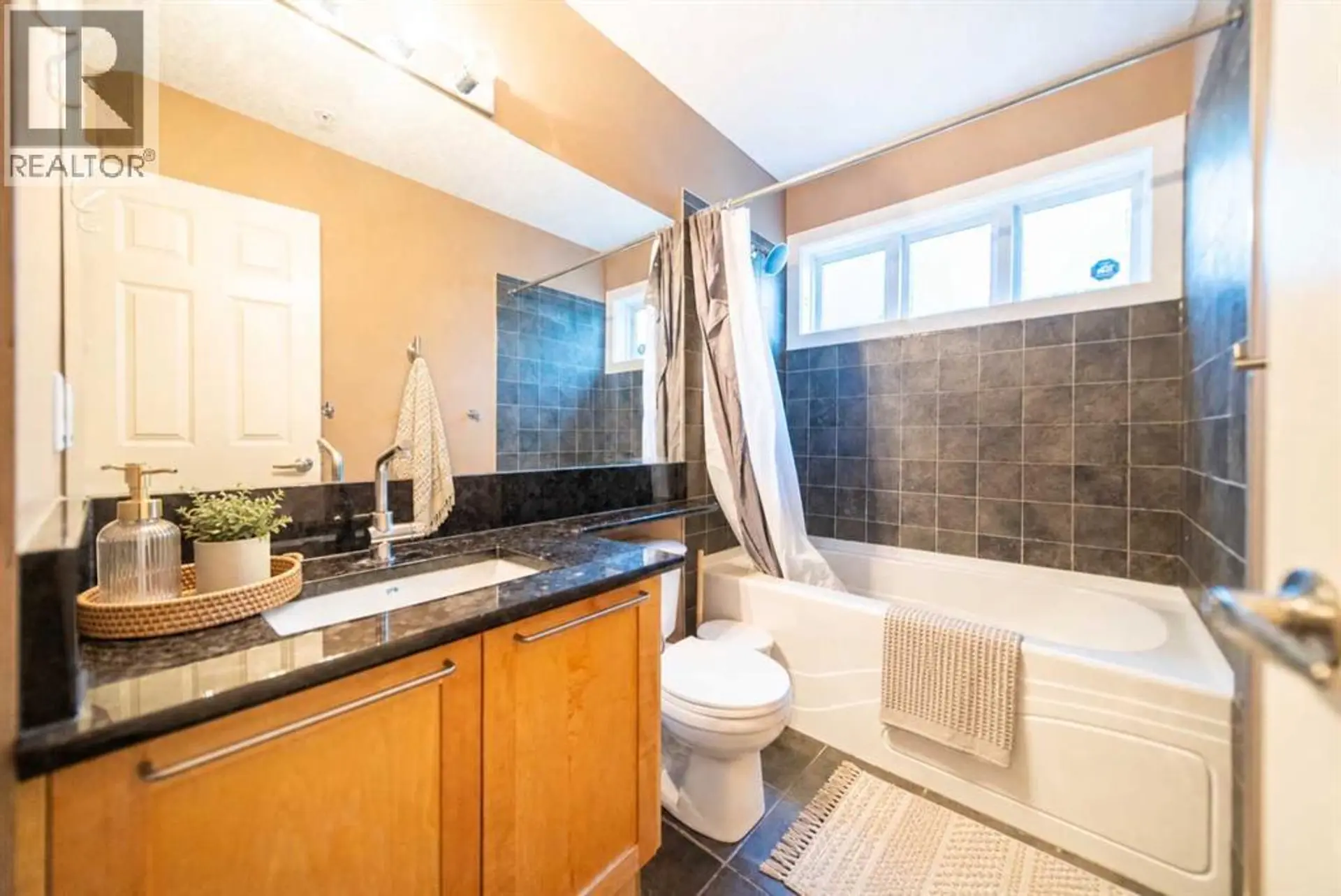 #102 1505 27 Avenue SW - Image 10