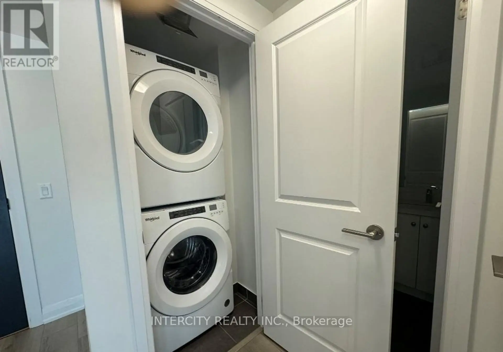 #138 85 ATTMAR DRIVE - Image 12