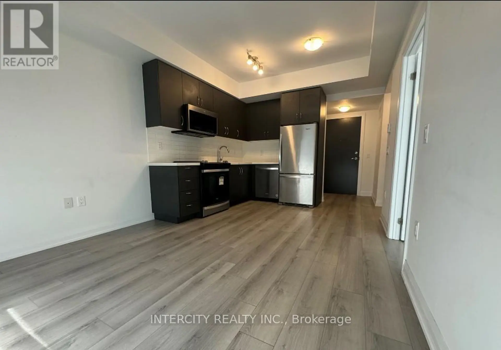 #138 85 ATTMAR DRIVE - Image 5