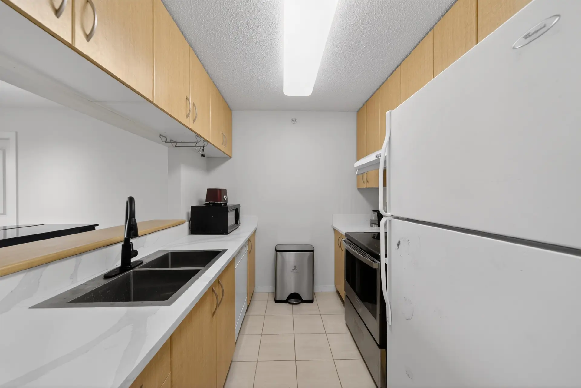 #403 3638 Vanness Avenue - Image 10