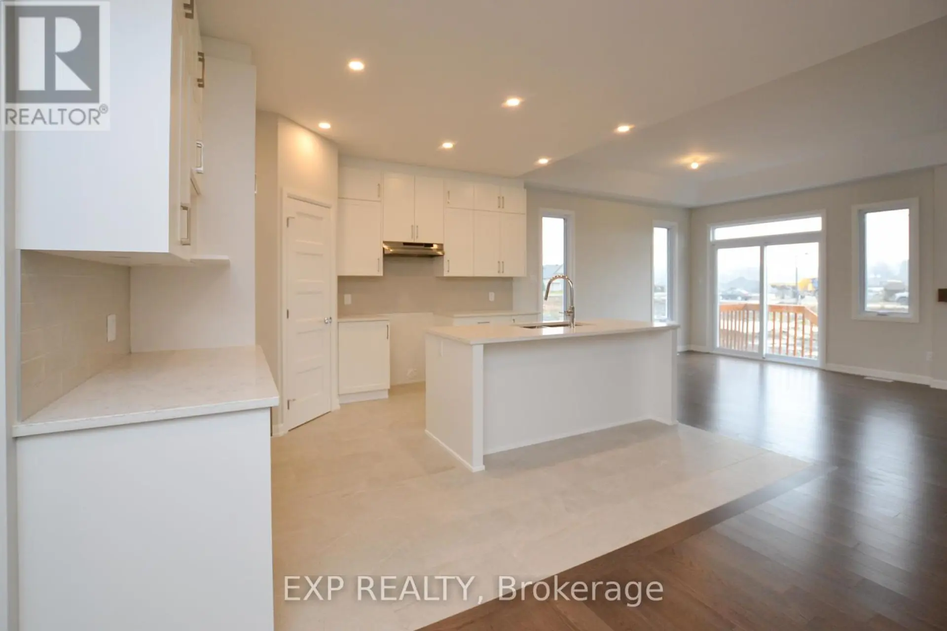 310 TURQUOISE STREET - Image 9