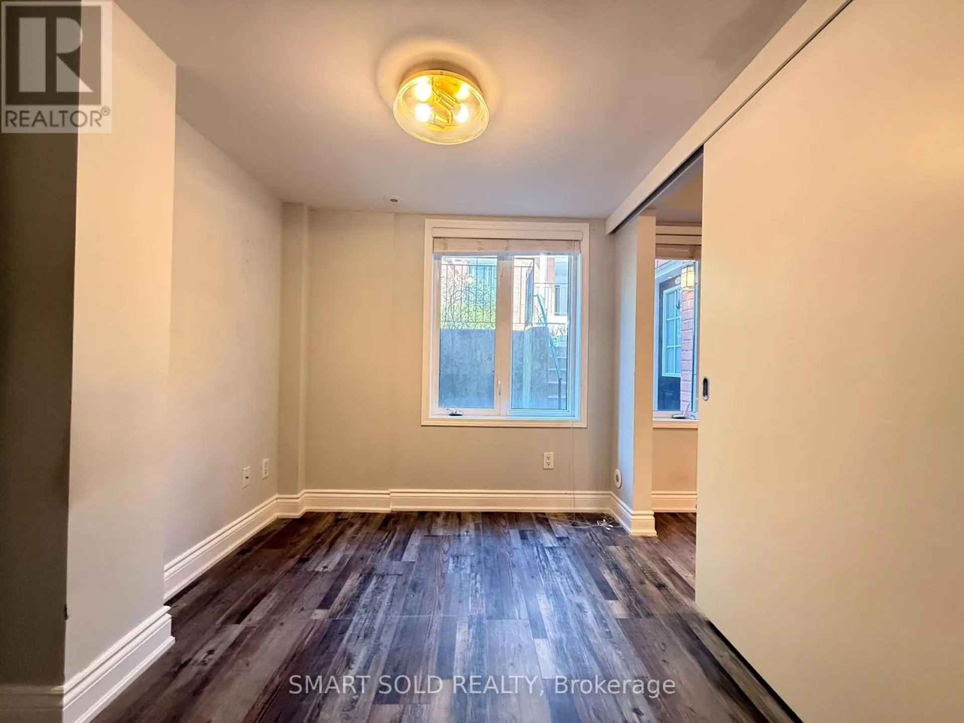#725 10 LAIDLAW STREET - Image 9