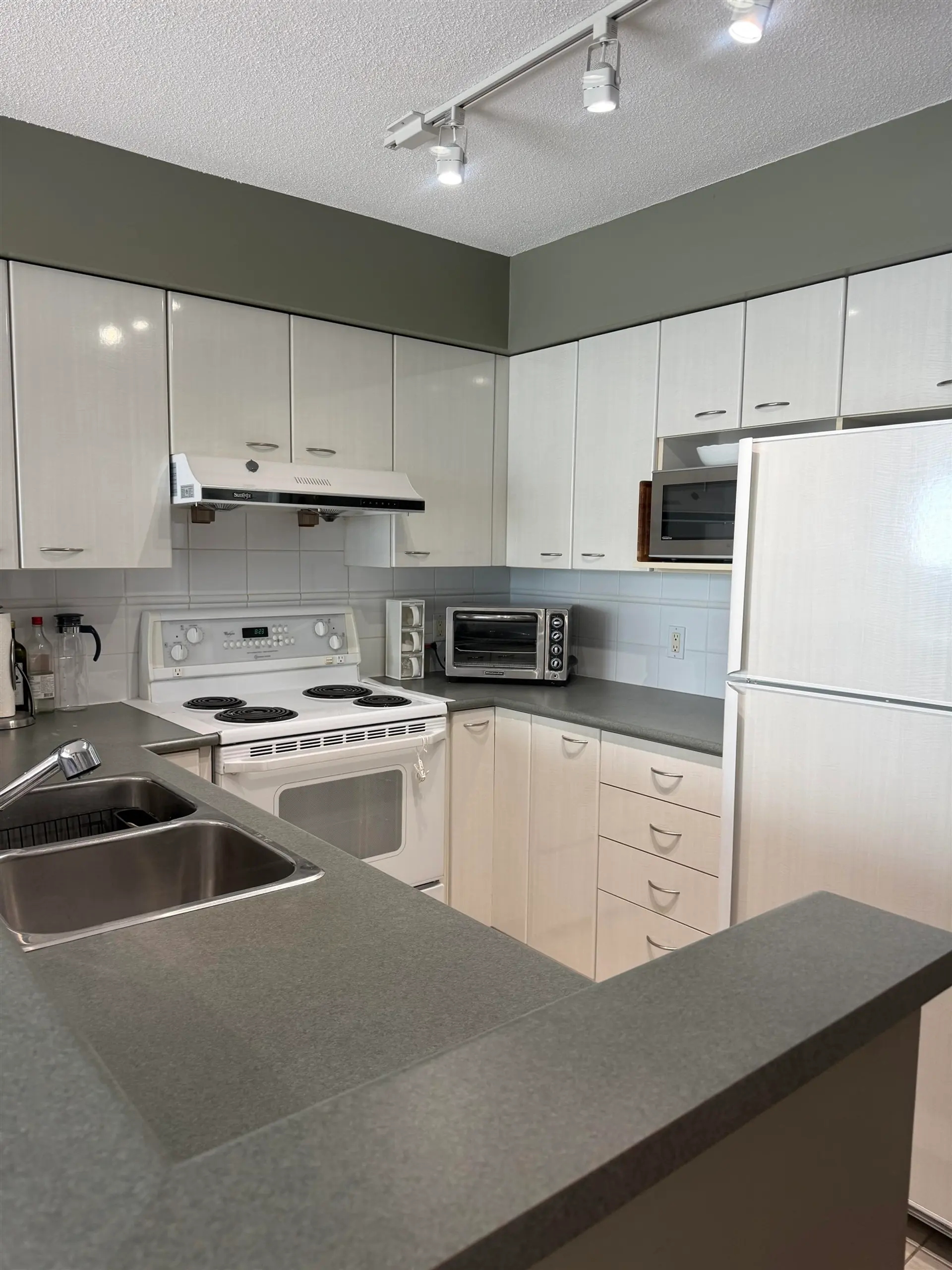 #2501 6088 Willingdon Avenue - Image 4