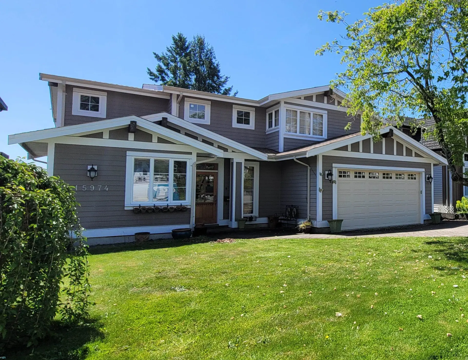Property at 15974 Buena Vista Avenue, White Rock, BC
