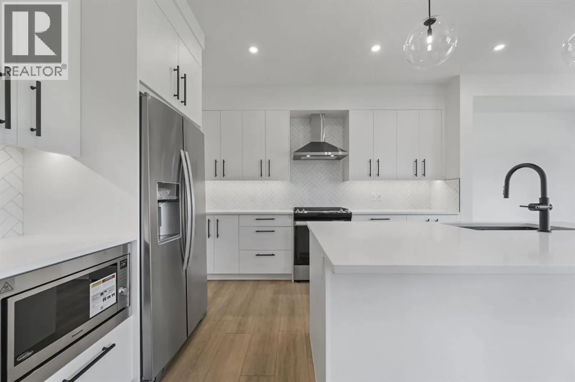 135 Walgrove Bay SE - Image 1