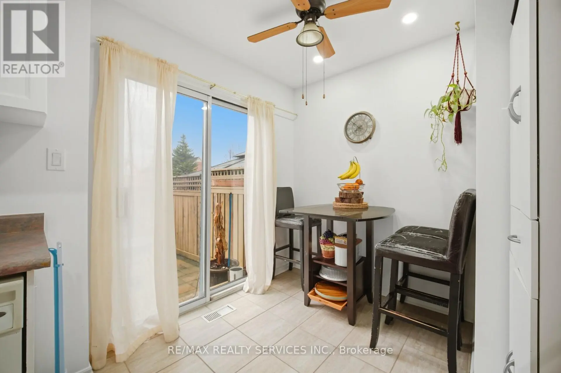 79 PRESSED BRICK DRIVE - Image 11
