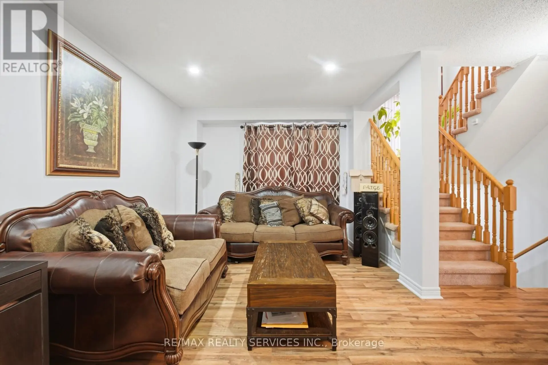 79 PRESSED BRICK DRIVE - Image 8