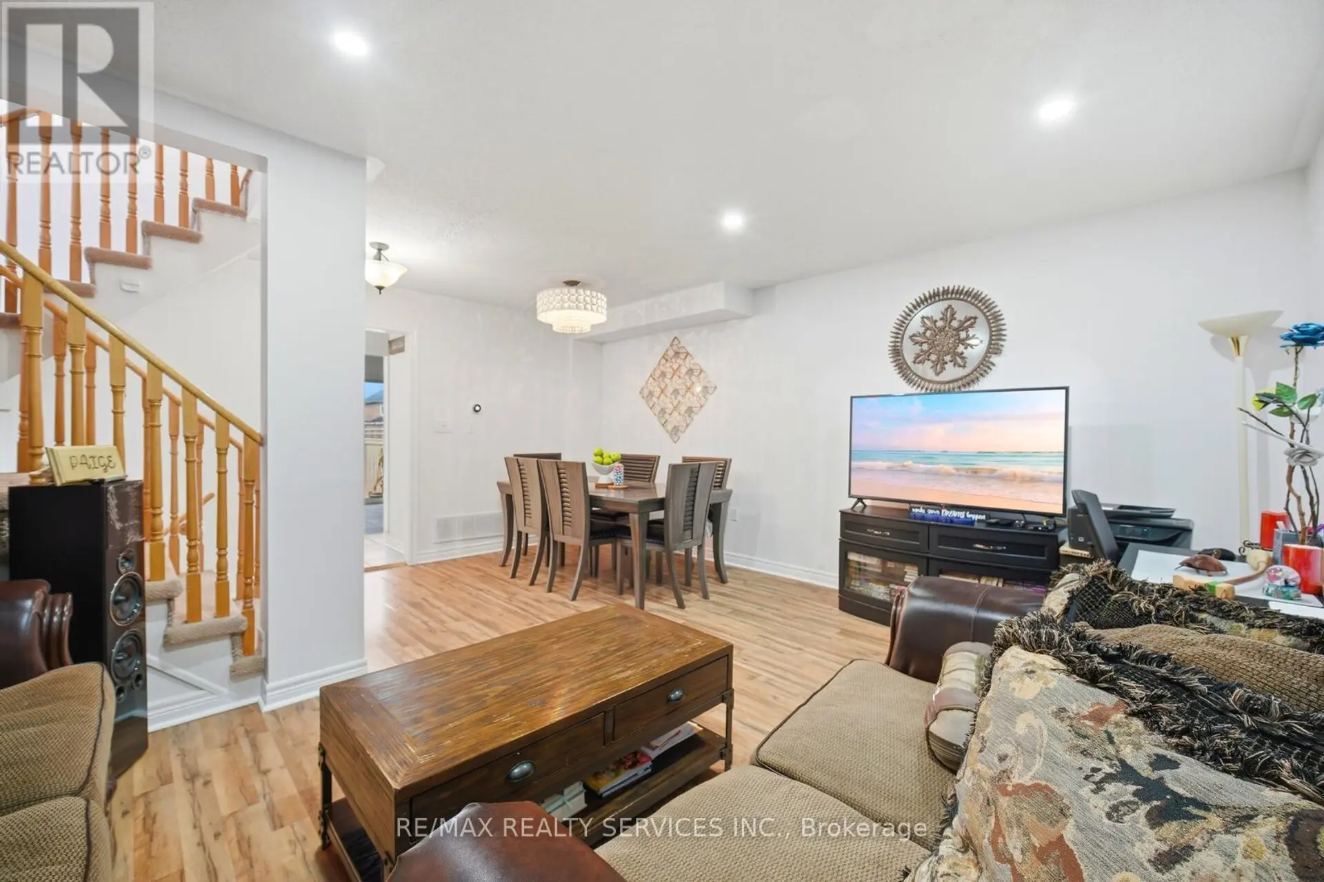 79 PRESSED BRICK DRIVE - Image 9