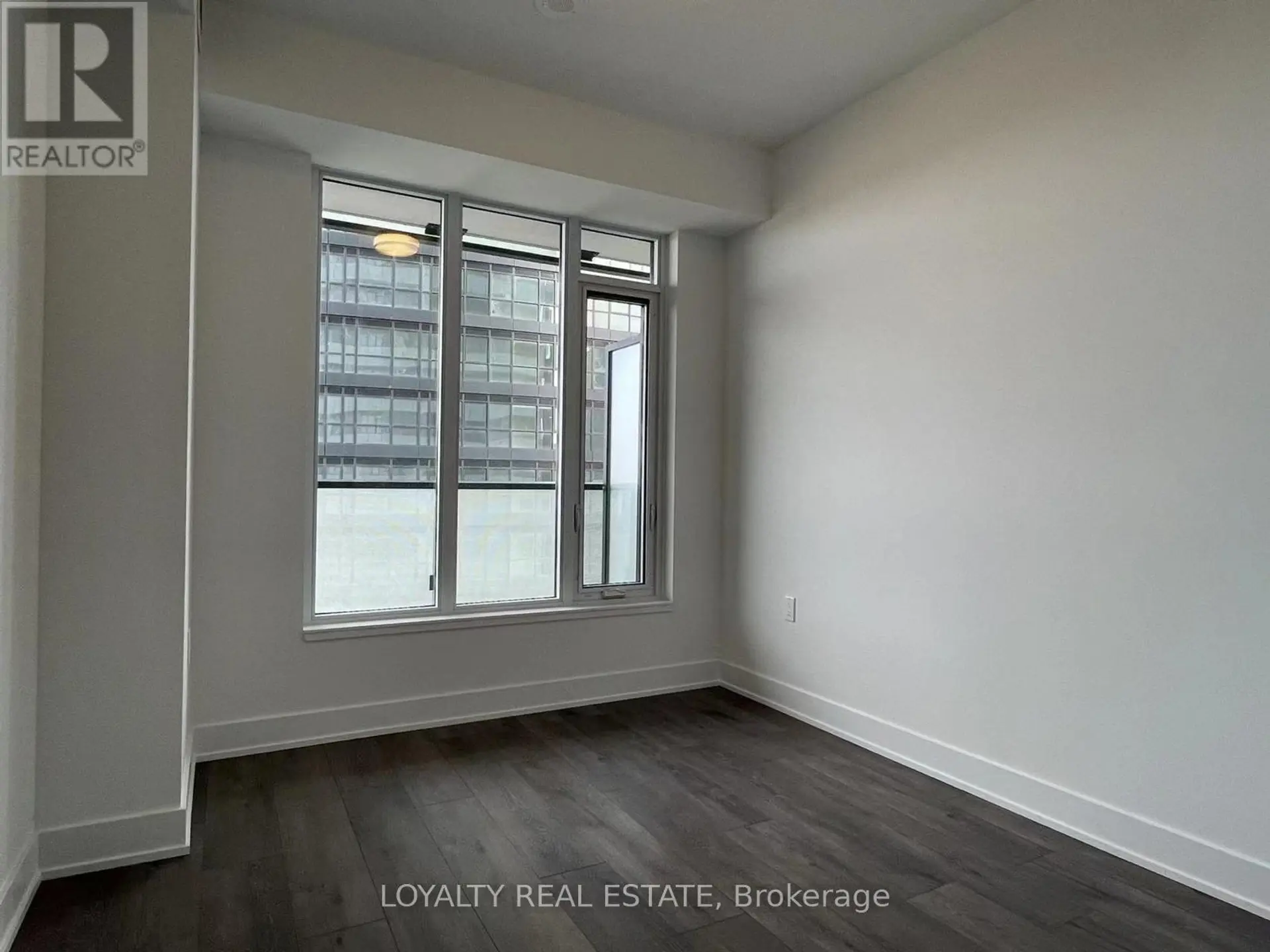 #2105 575 BLOOR STREET E - Image 8