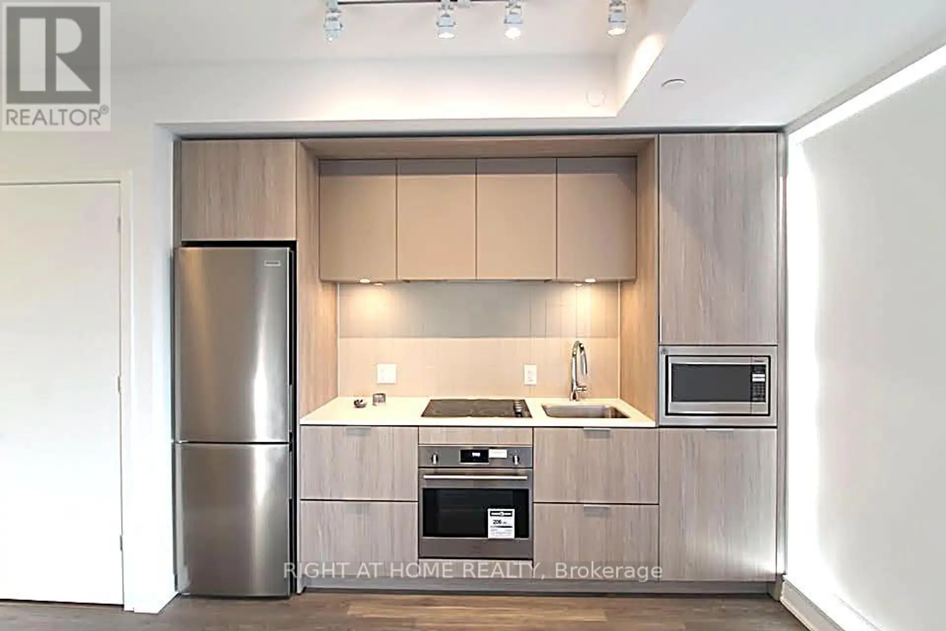 #1606 130 RIVER STREET - Image 3