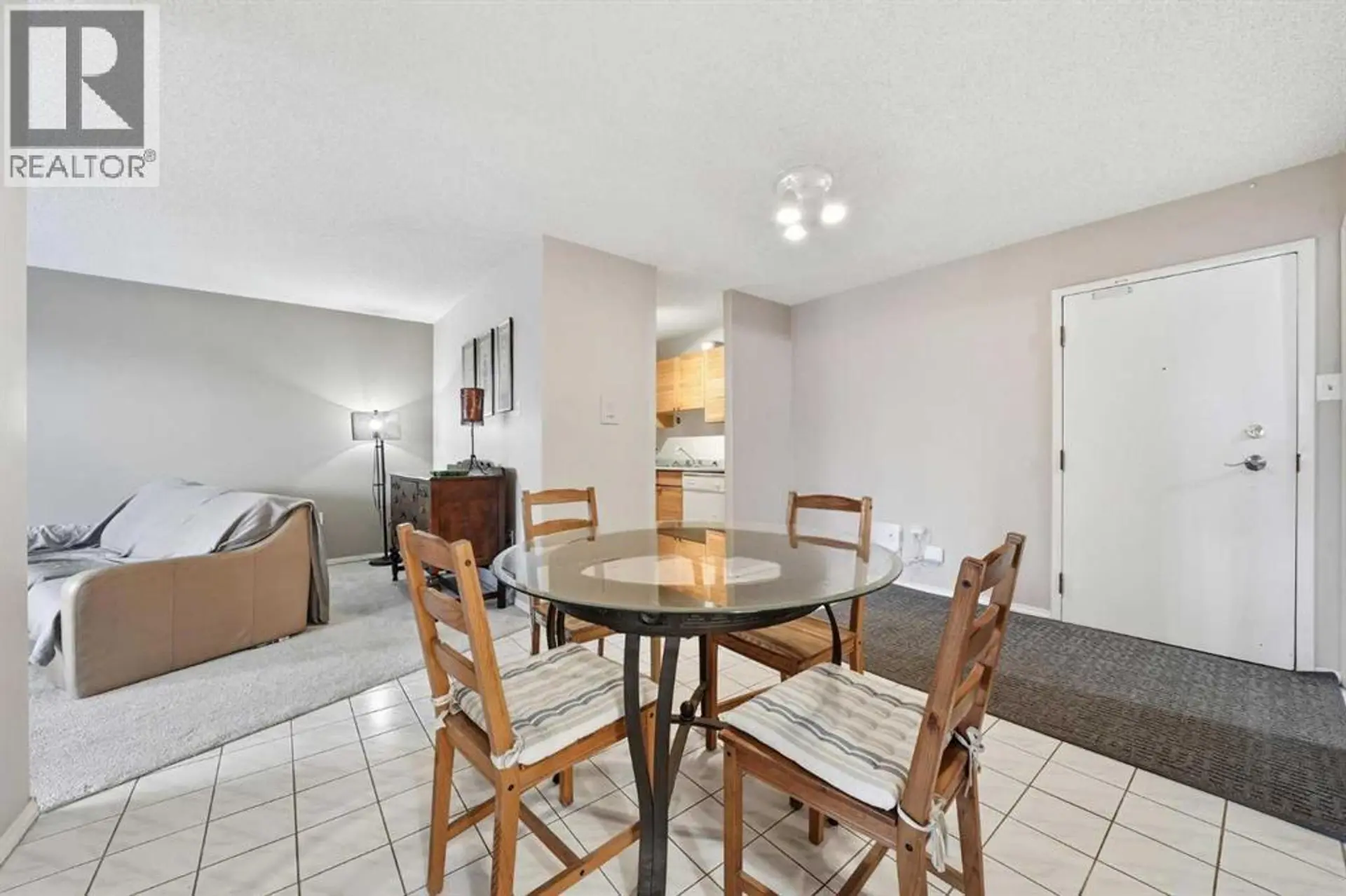#704 718 12 Avenue SW - Image 4