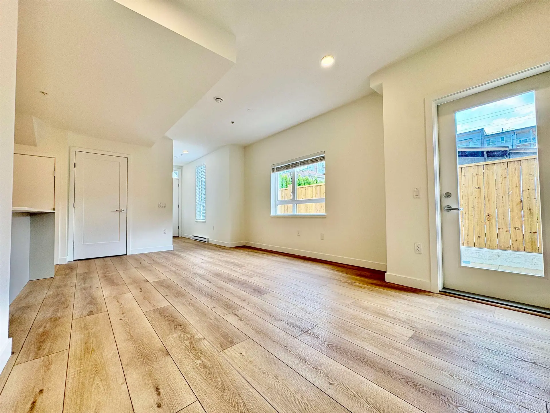 #14 728 Lea Avenue - Image 4