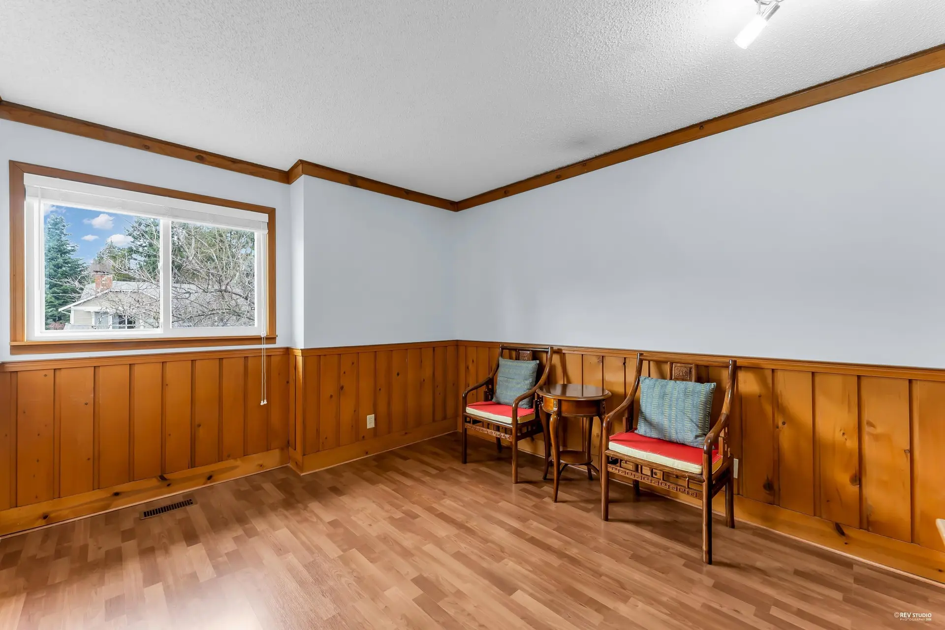 1898 Southmere Crescent - Image 2