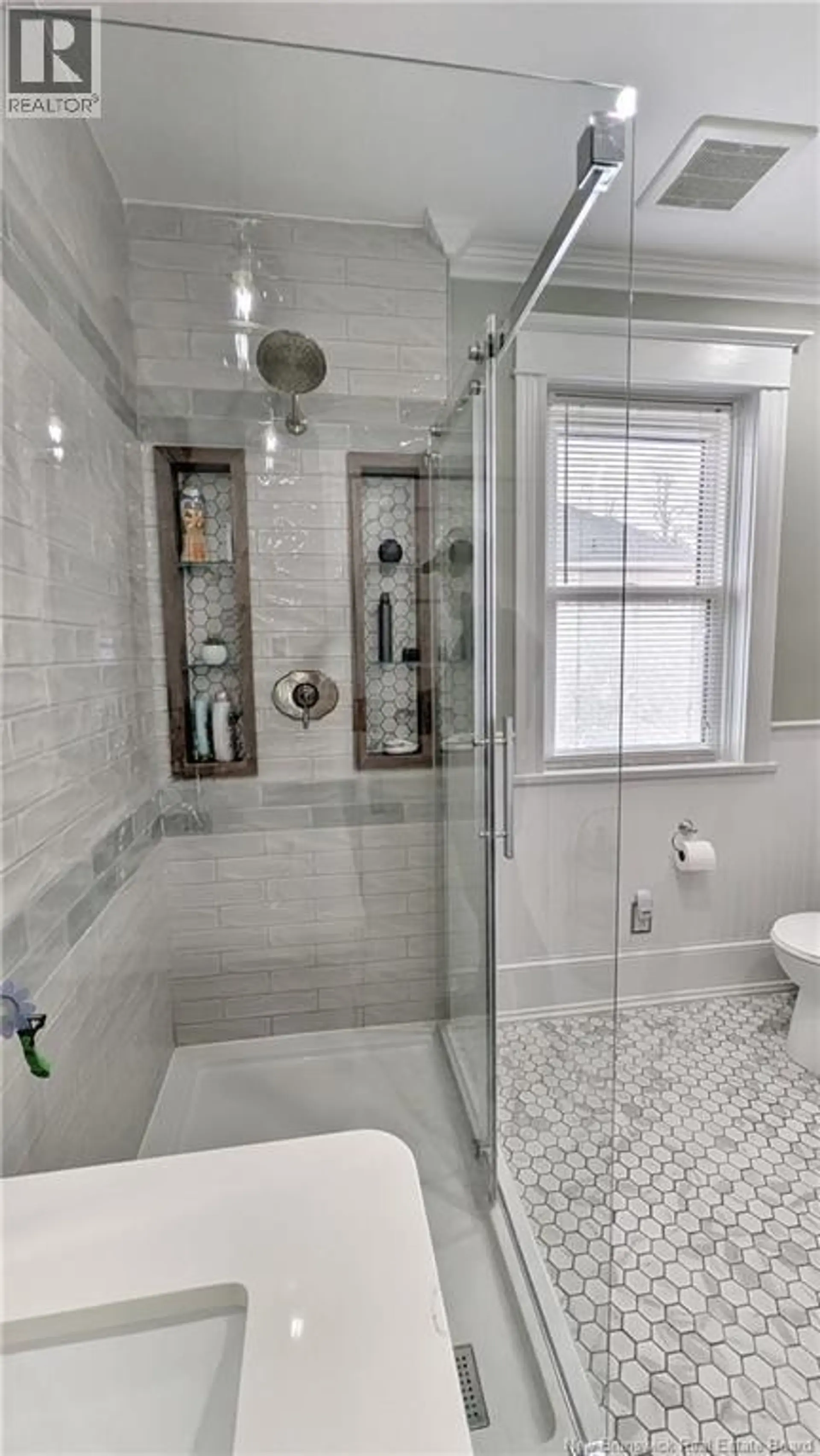 575 Murray Avenue - Image 11