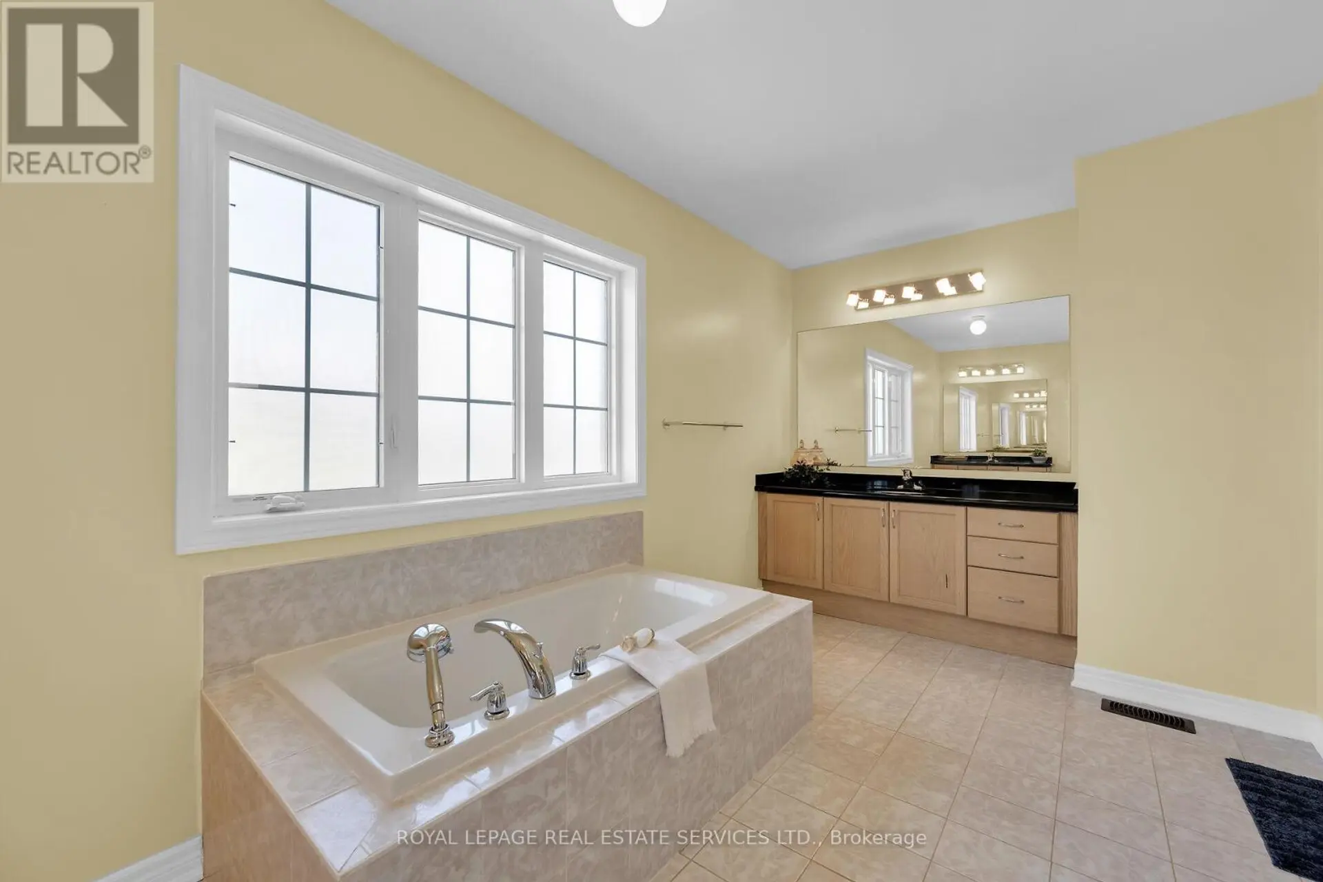 123 ATTRIDGE CRESCENT - Image 13