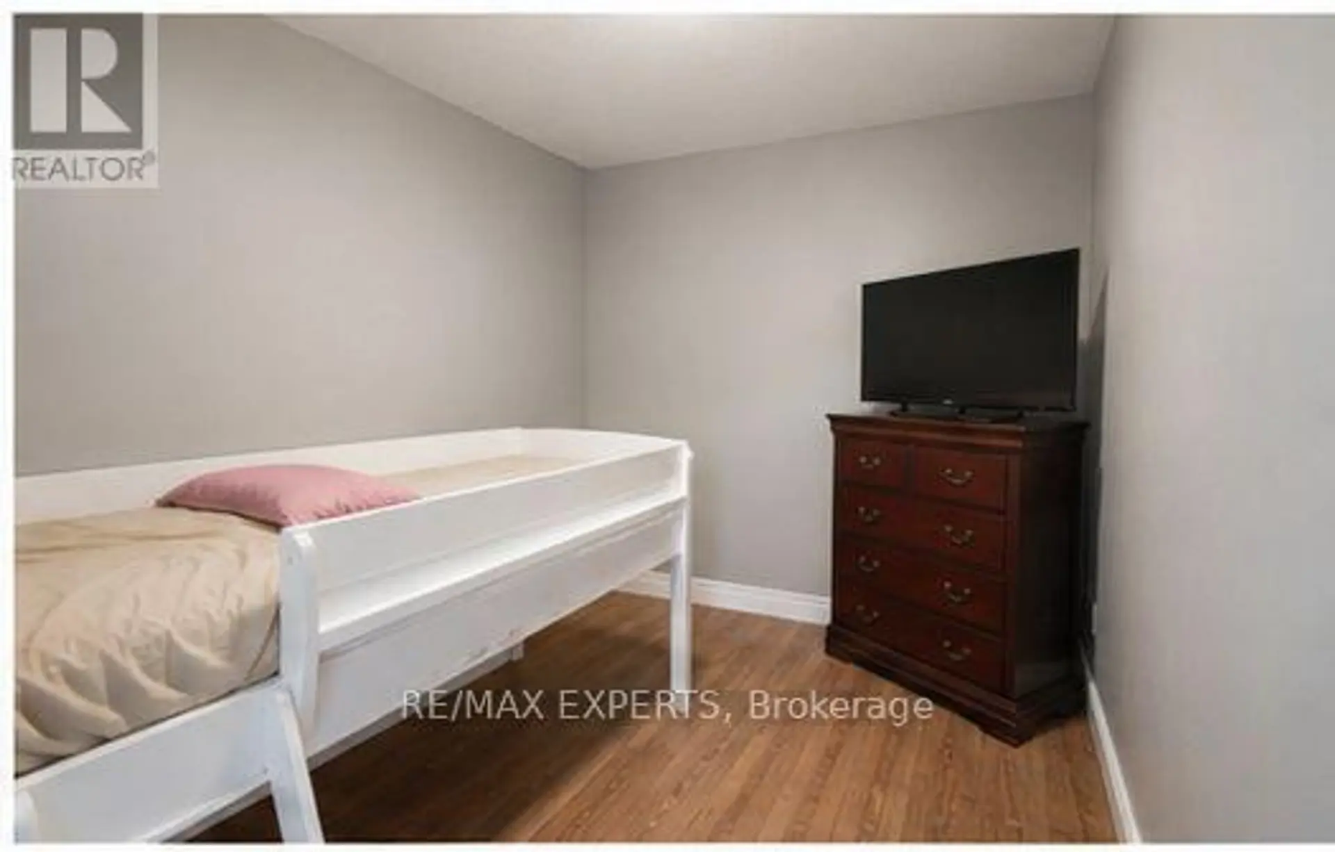 #319 8 HARRIS STREET - Image 13