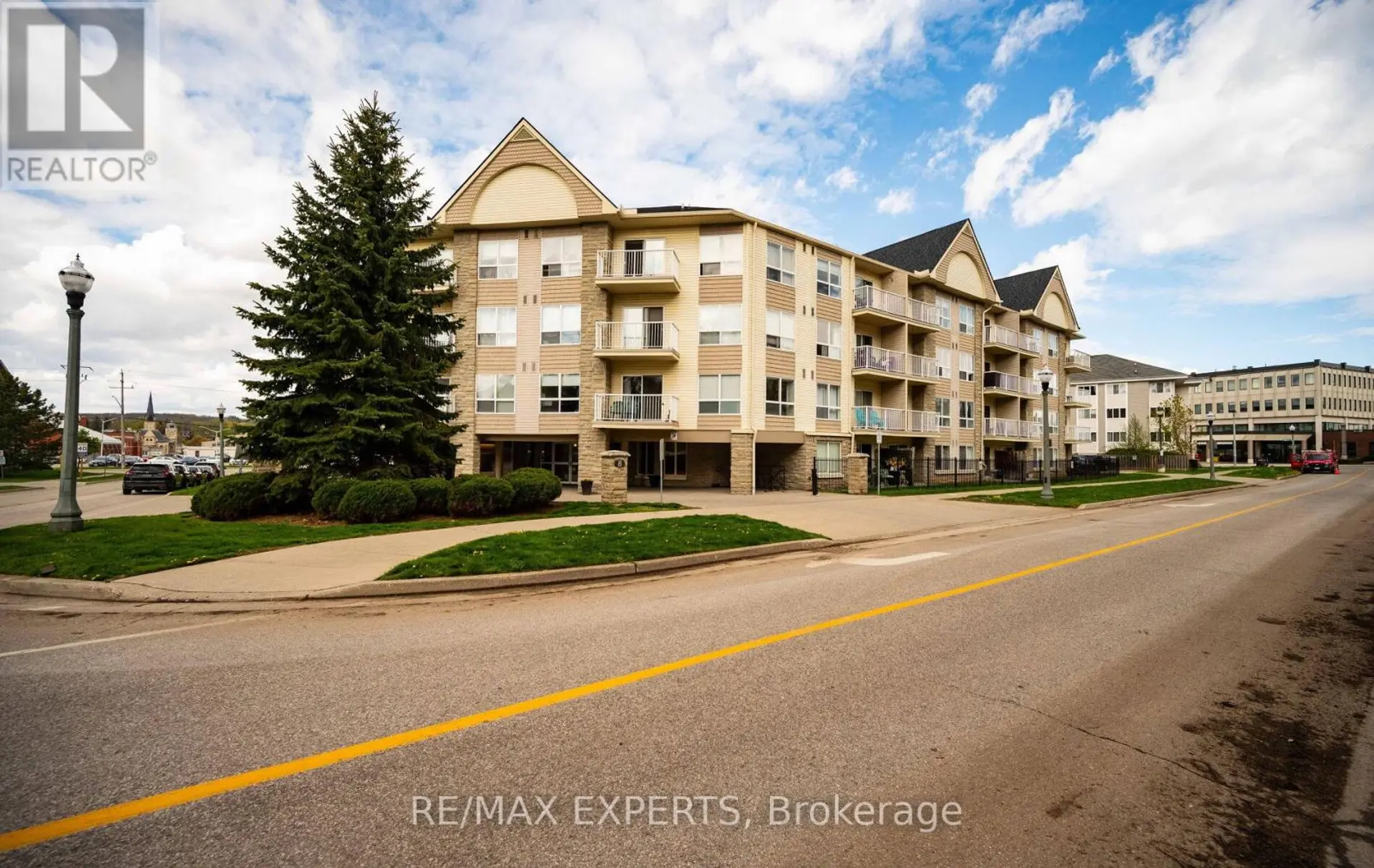 #319 8 HARRIS STREET - Image 2