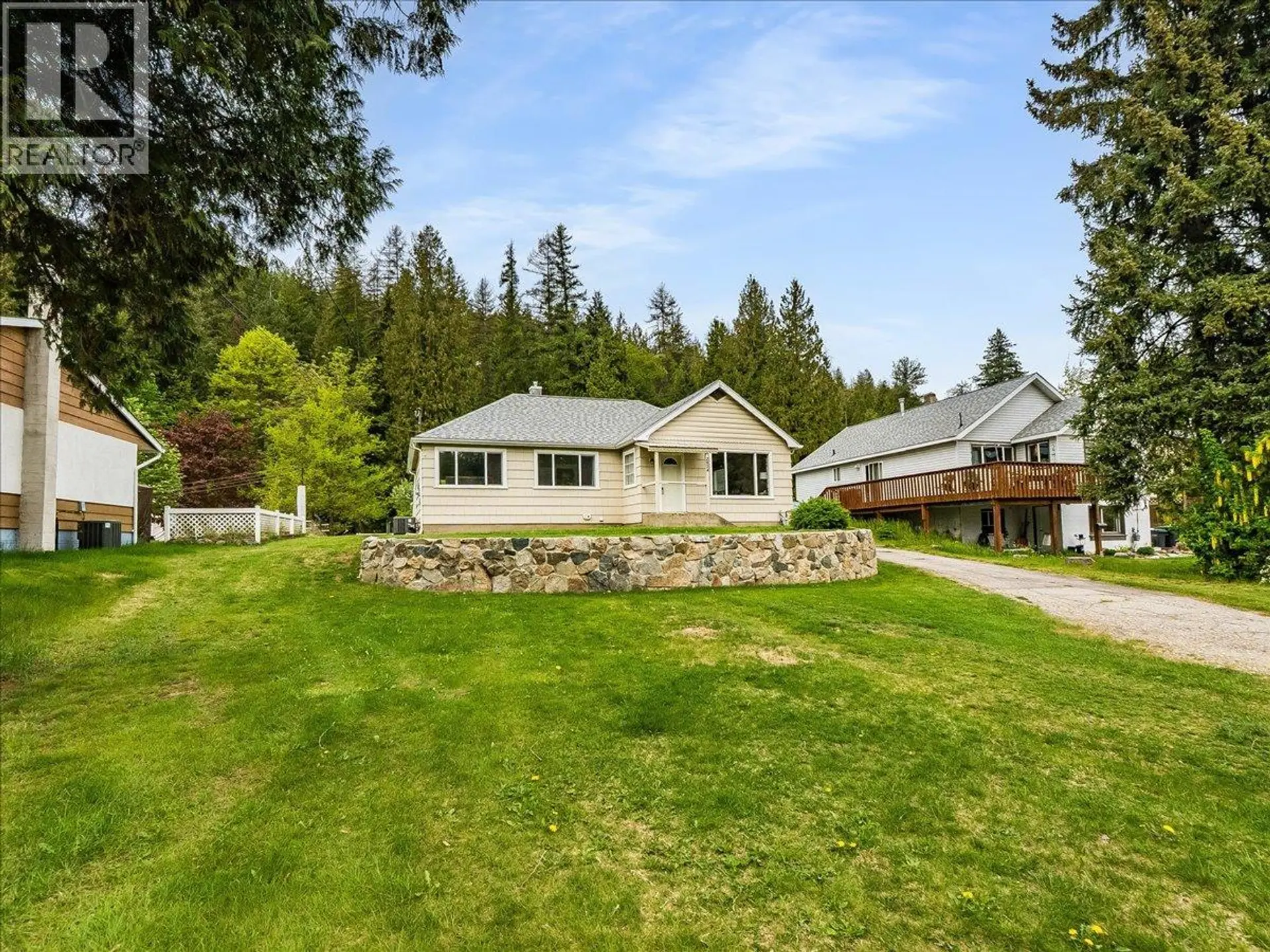 Property at 2824 9th Avenue, Castlegar, BC