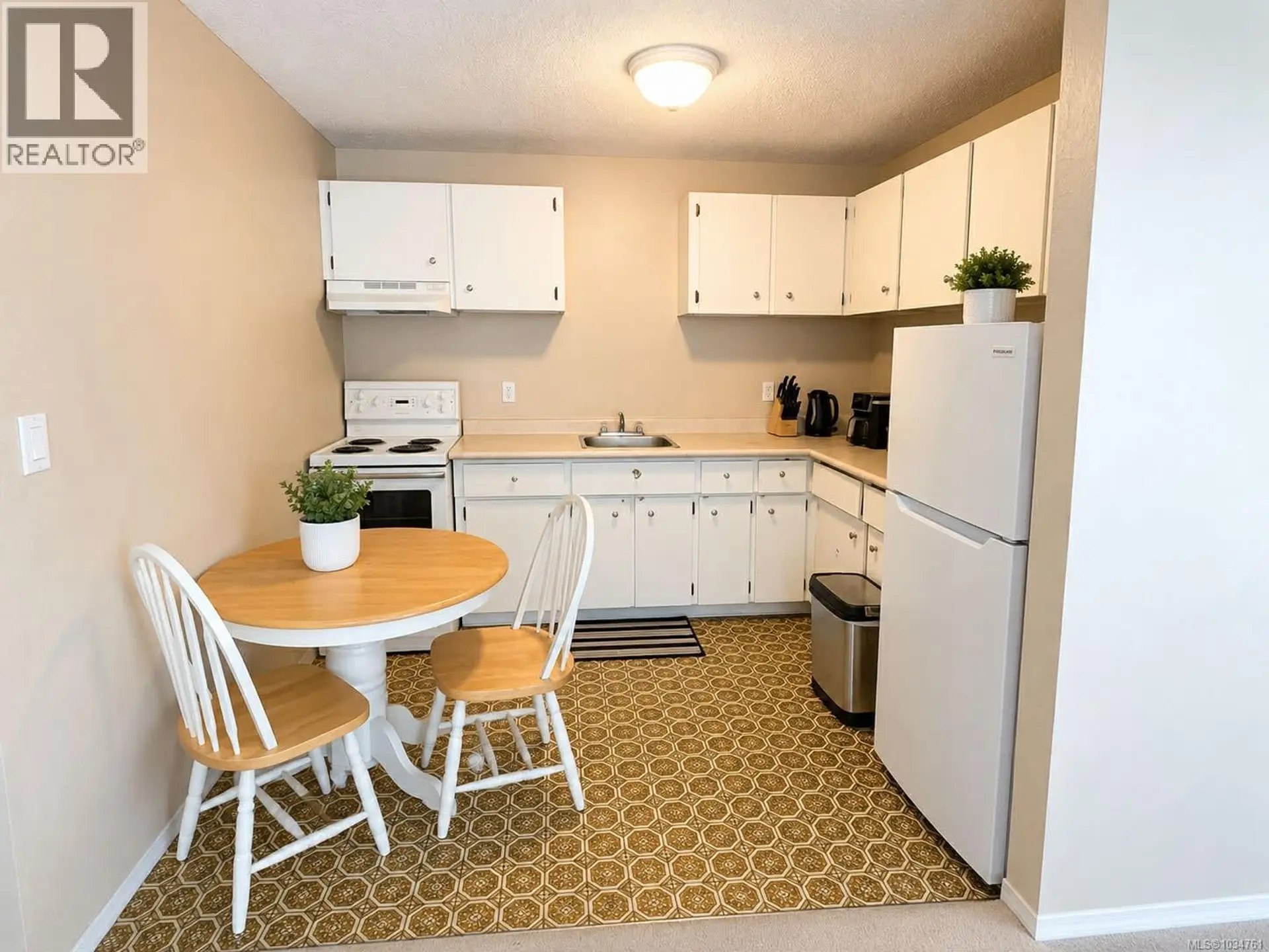 #311 322 Birch St - Image 3