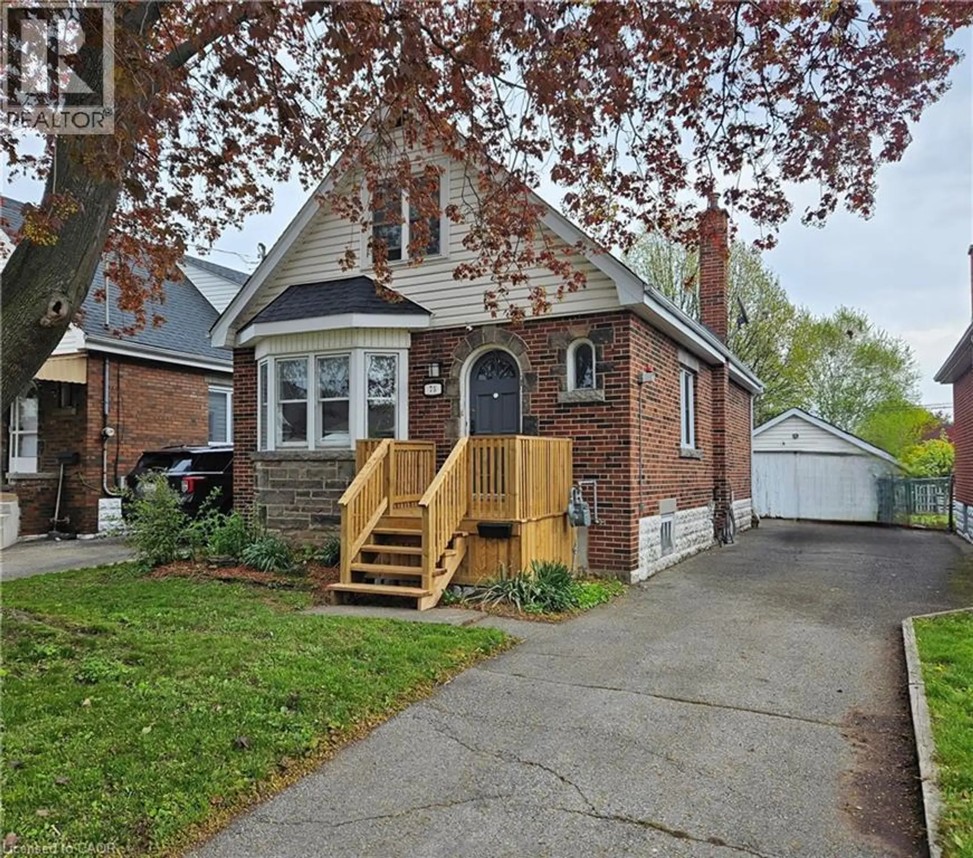 75 BARONS Avenue S - Image 1