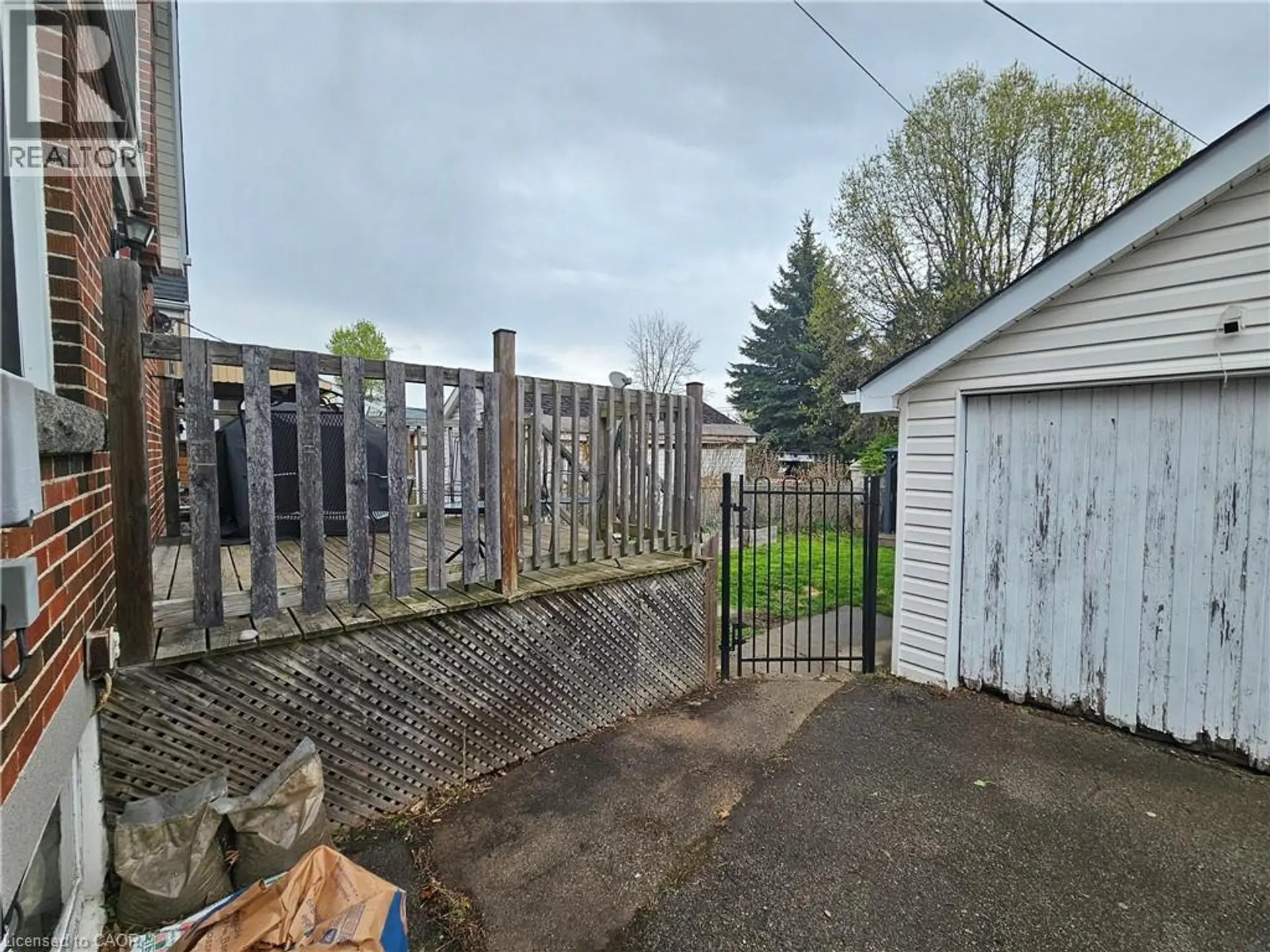 75 BARONS Avenue S - Image 14