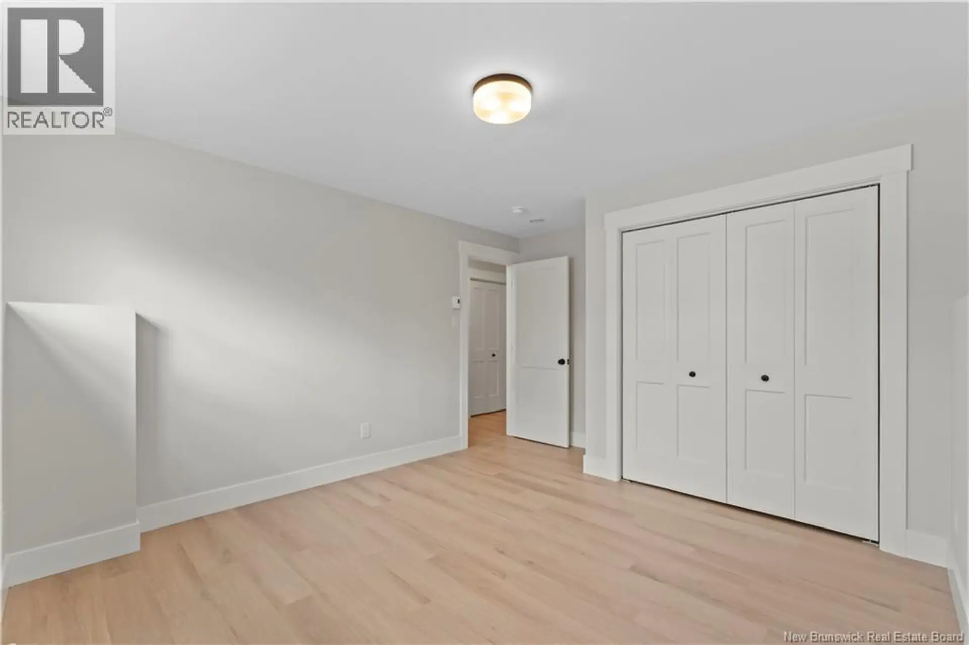 254 MacCoun Street - Image 9