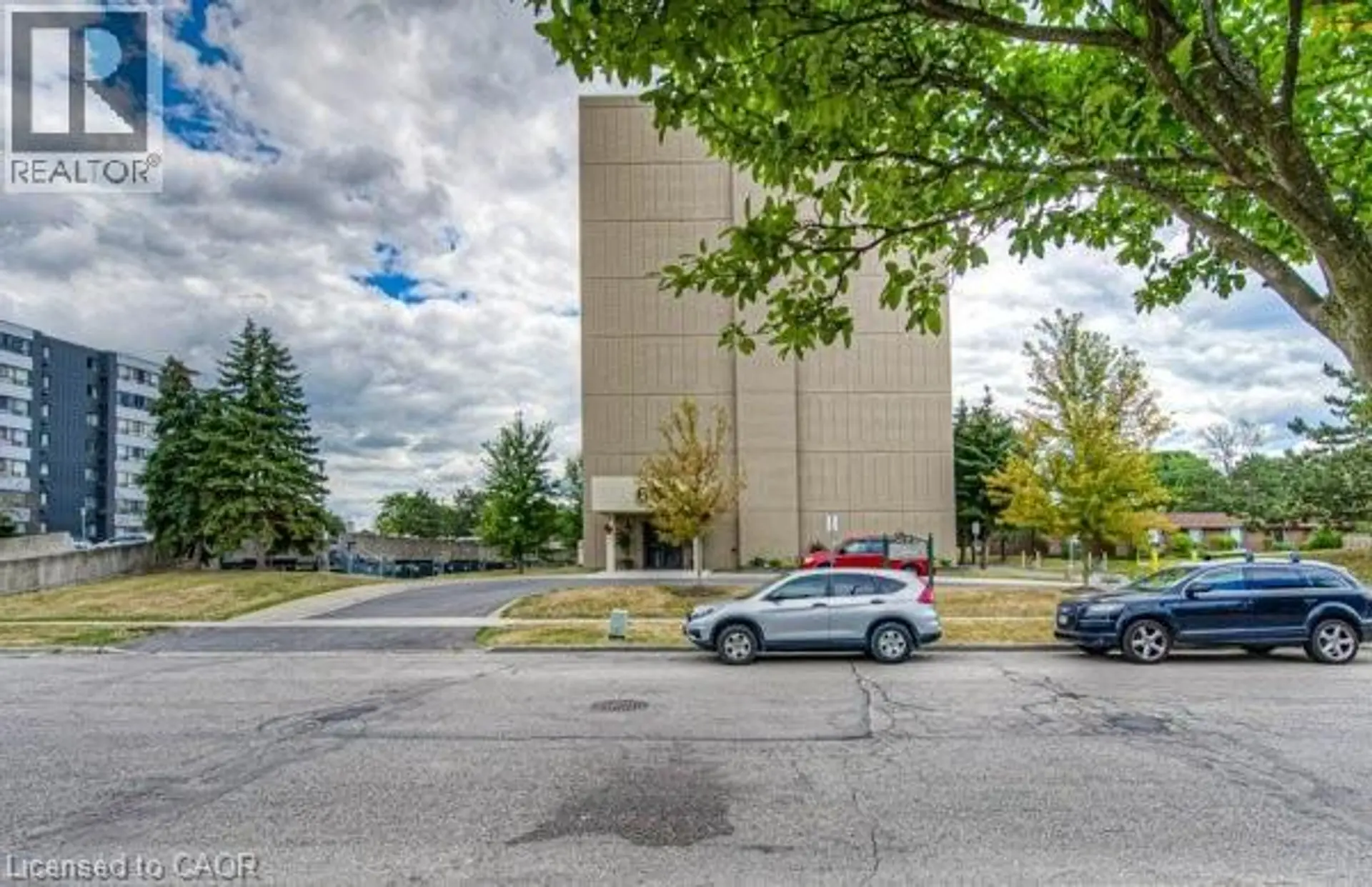 #204 65 HIGHLAND Crescent - Image 15