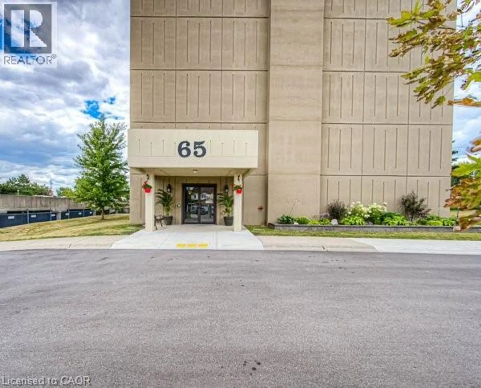 #204 65 HIGHLAND Crescent - Image 14