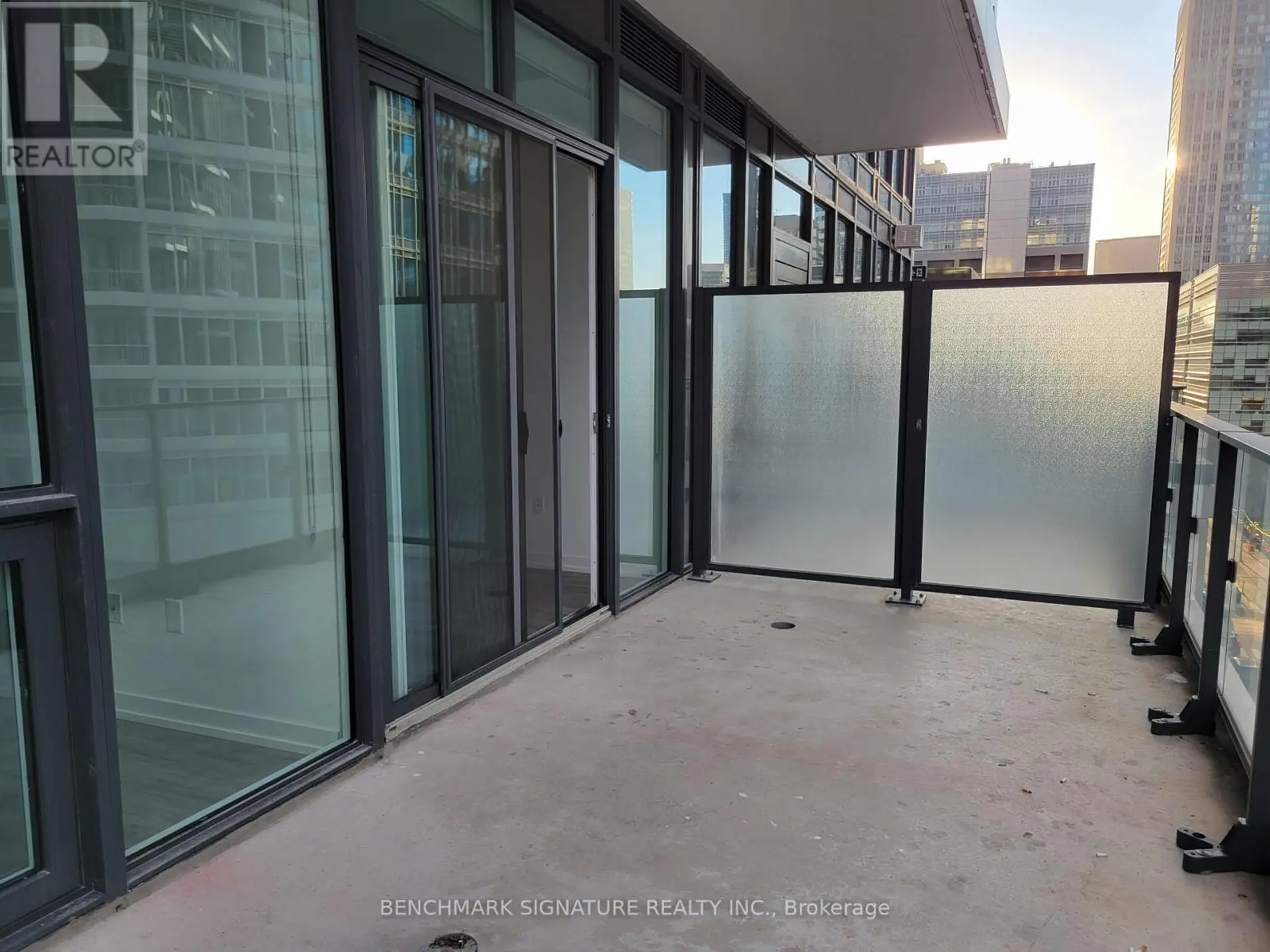 #911 77 SHUTER STREET - Image 3