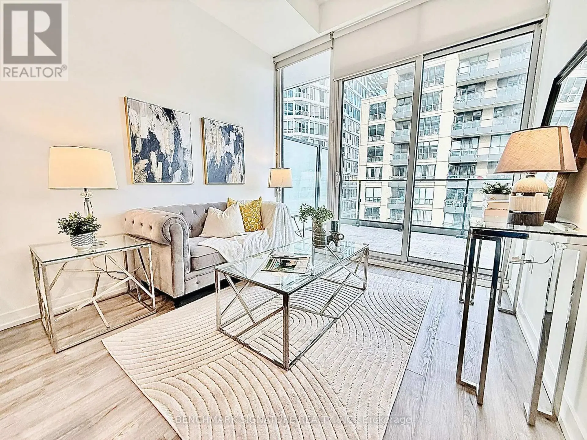 #911 77 SHUTER STREET - Image 4