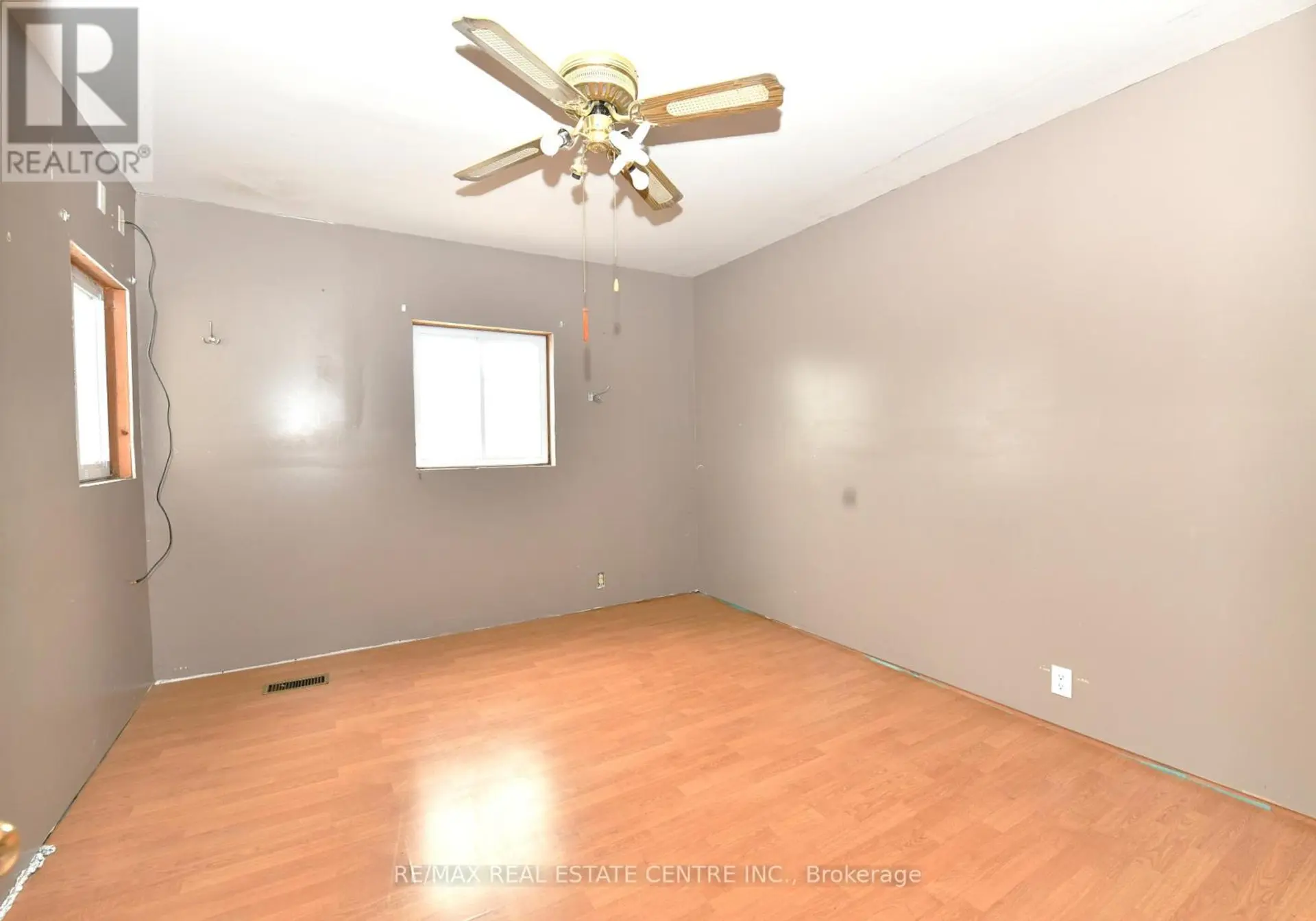 274 WELLINGTON STREET - Image 6