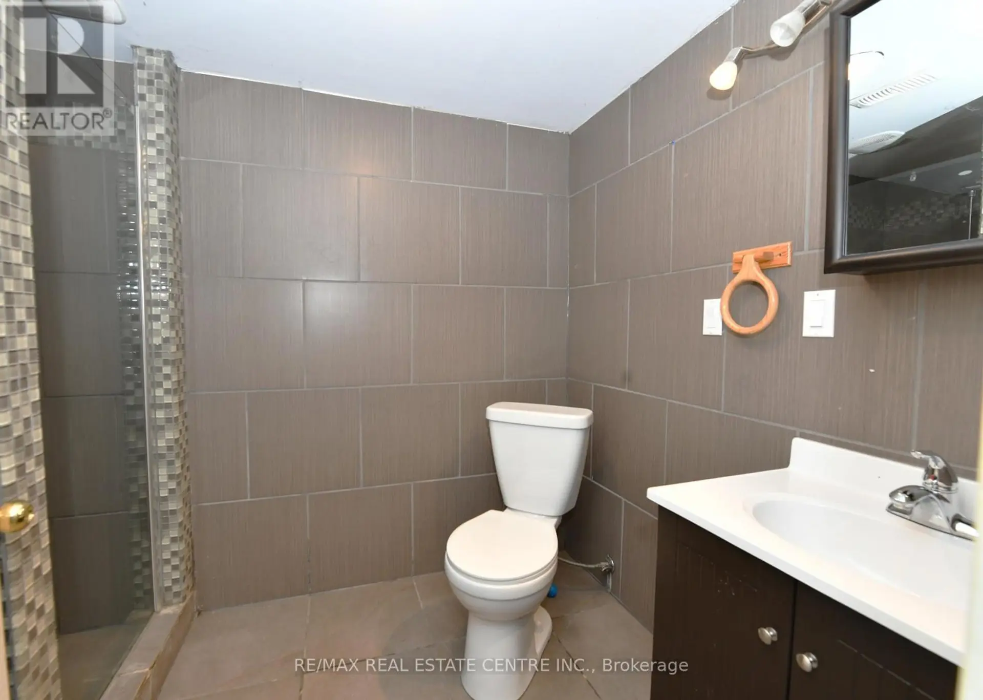 274 WELLINGTON STREET - Image 9