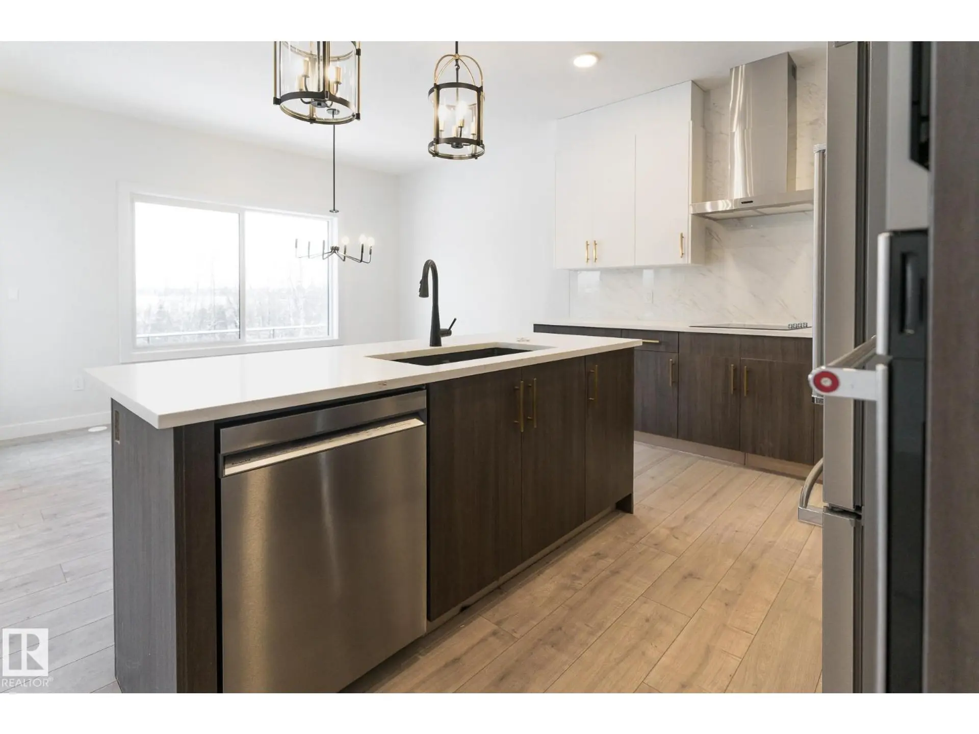 285 GLENRIDDING RAVINE RD SW - Image 2