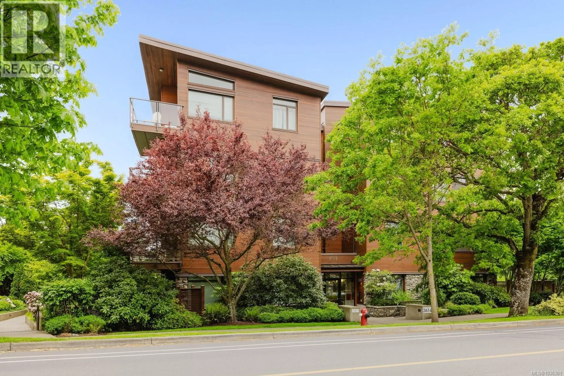 Property at #203 3614 Richmond Rd, Saanich, BC