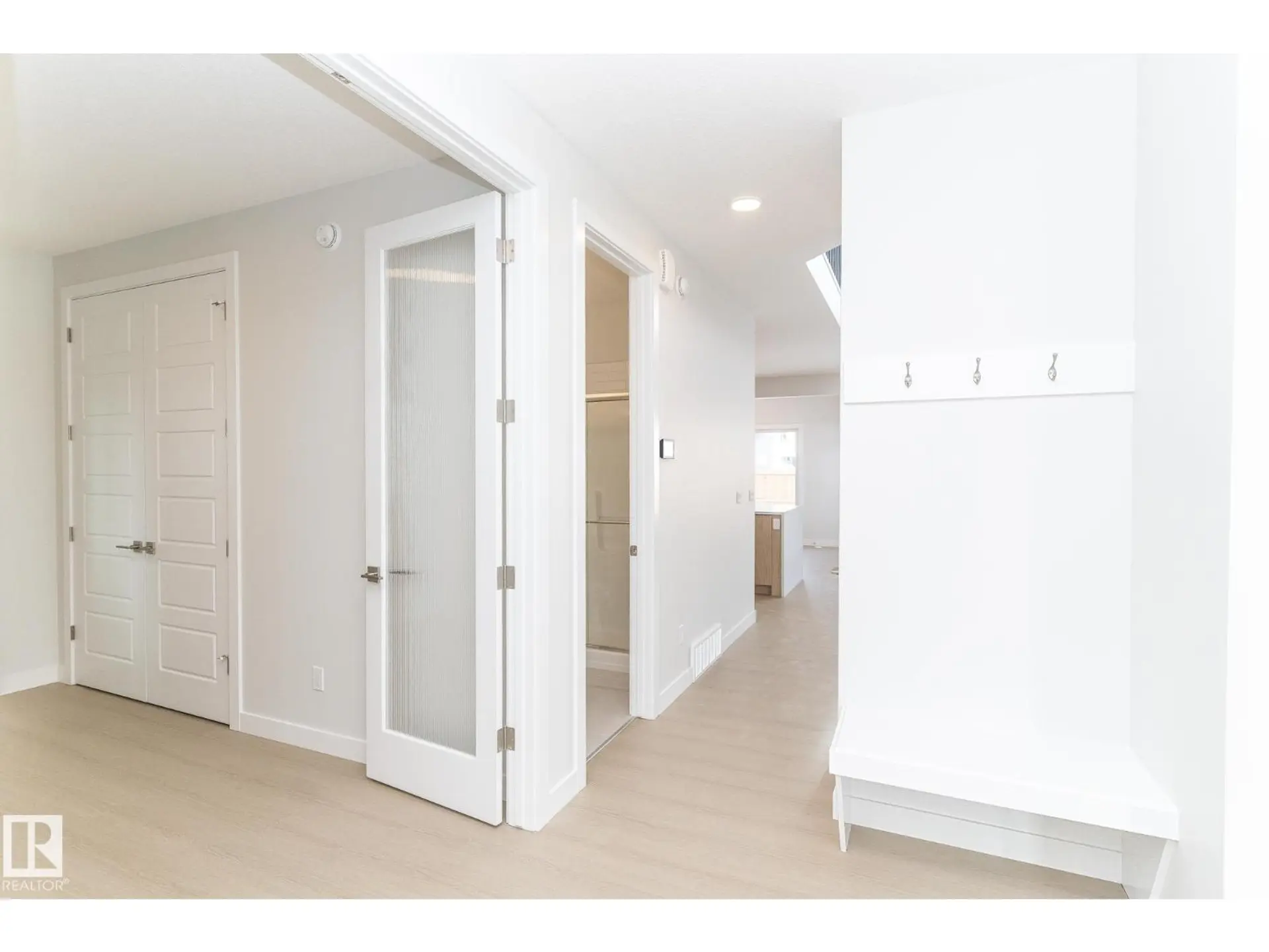 19004 20 AV NW - Image 4