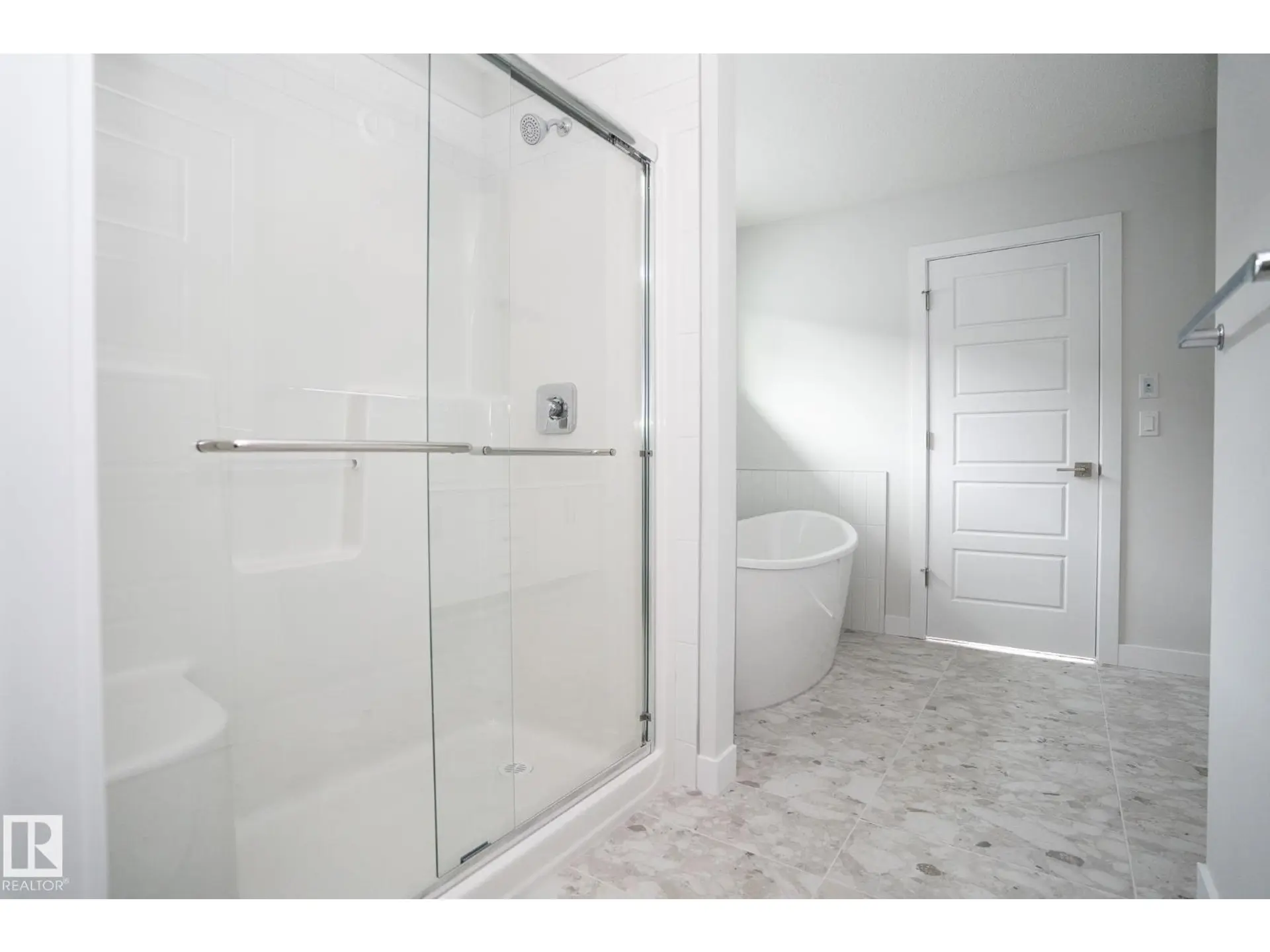 19004 20 AV NW - Image 9