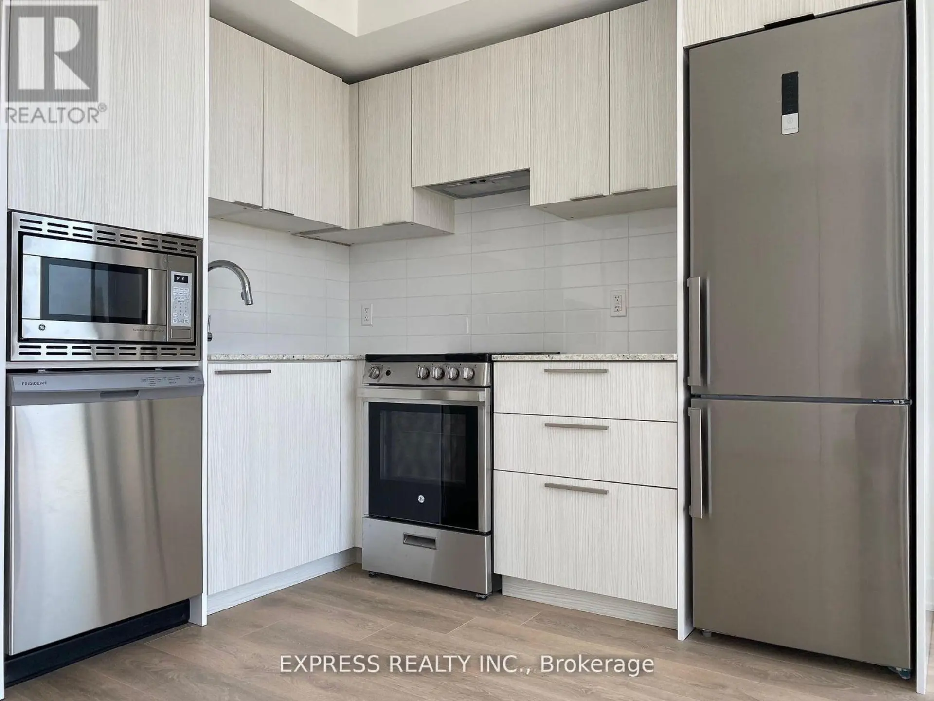 #2206 18 MAITLAND TERRACE - Image 4