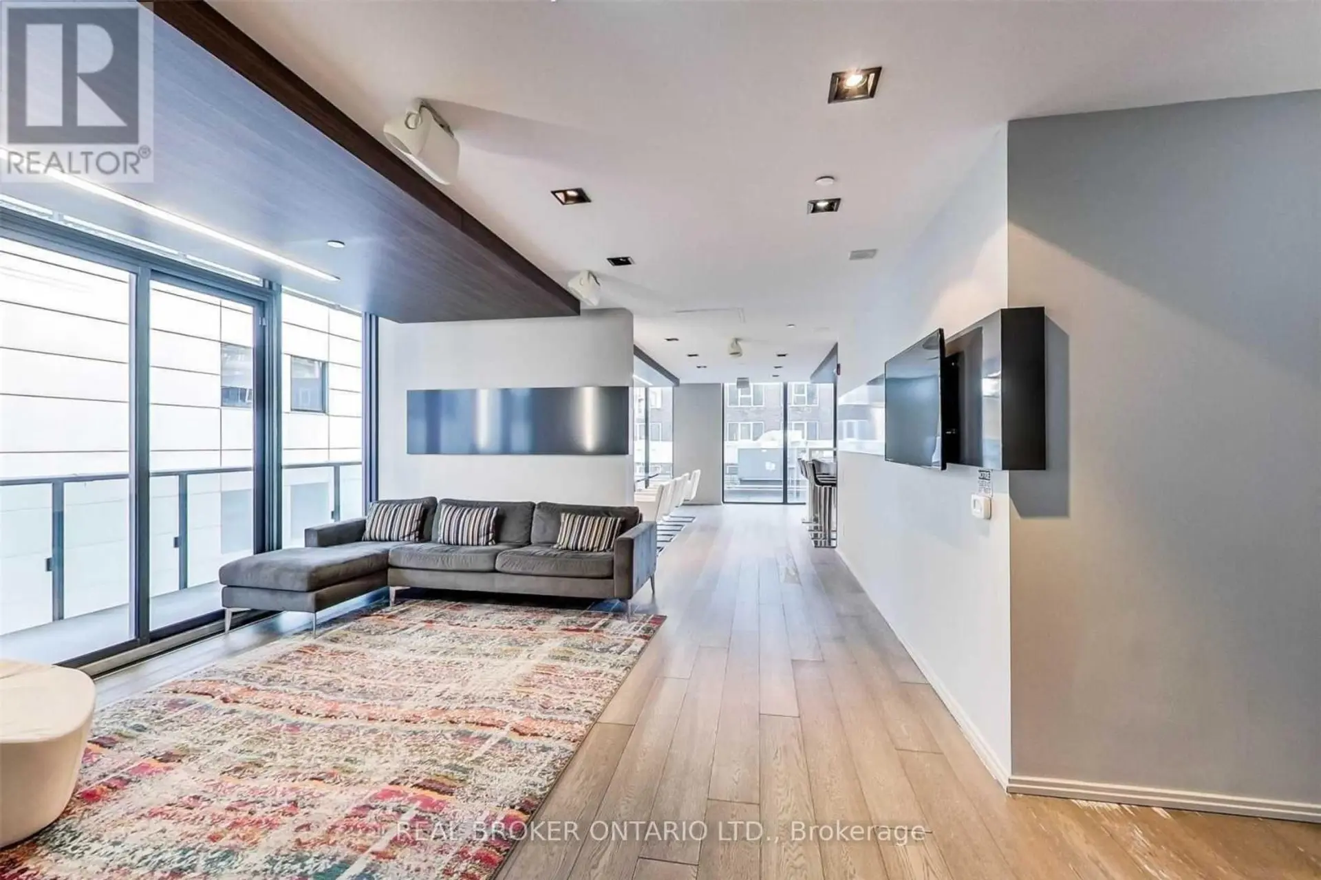 #515 101 PETER STREET W - Image 14