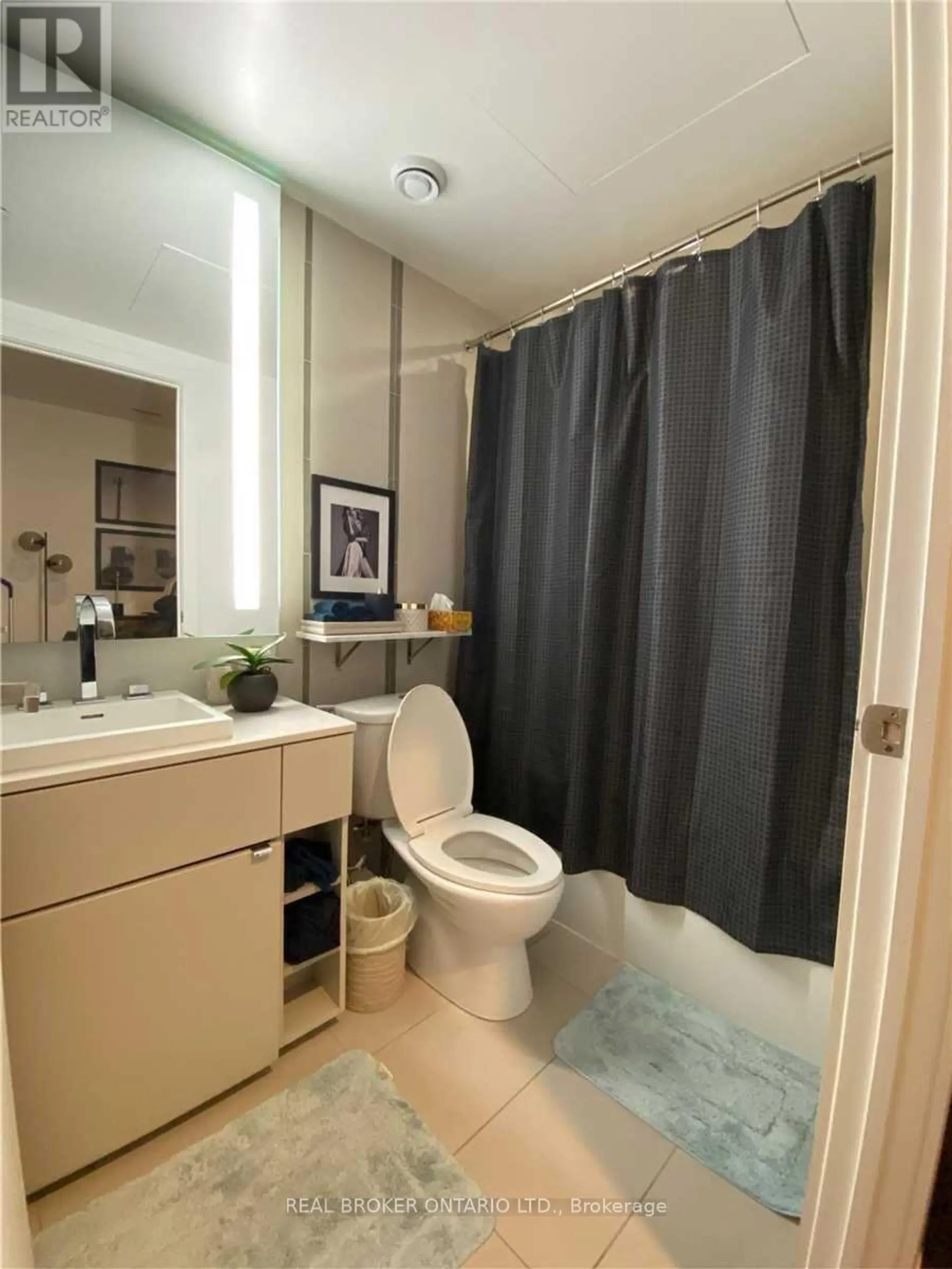 #515 101 PETER STREET W - Image 8