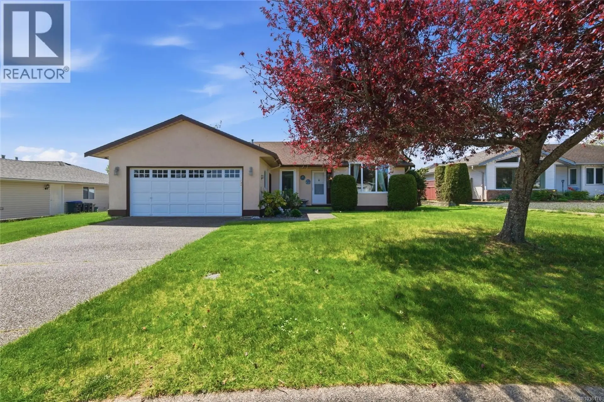 Property at 704 Ermineskin Ave, Parksville, BC