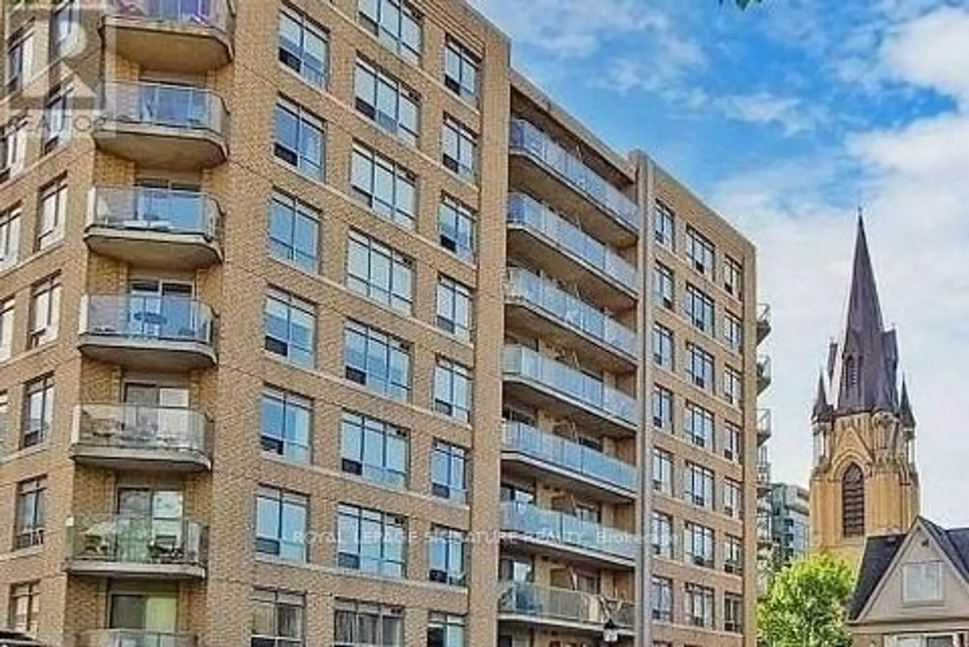 #207 140 BATHURST STREET - Image 4
