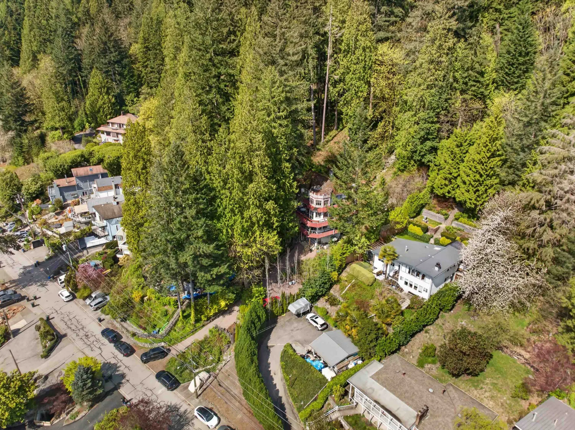 2755 Panorama Drive - Image 2