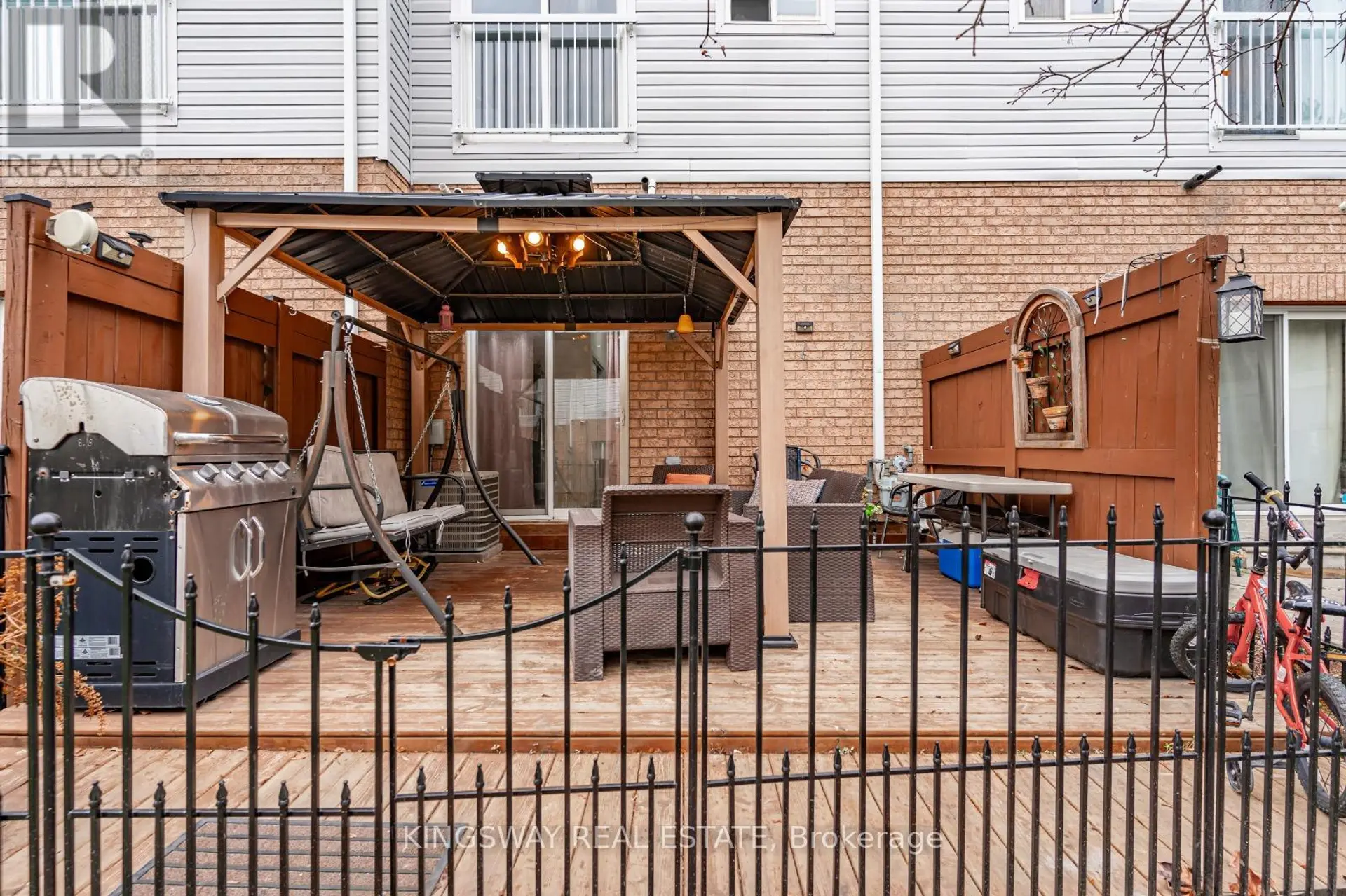 #6 280 HILLCREST AVENUE - Image 19