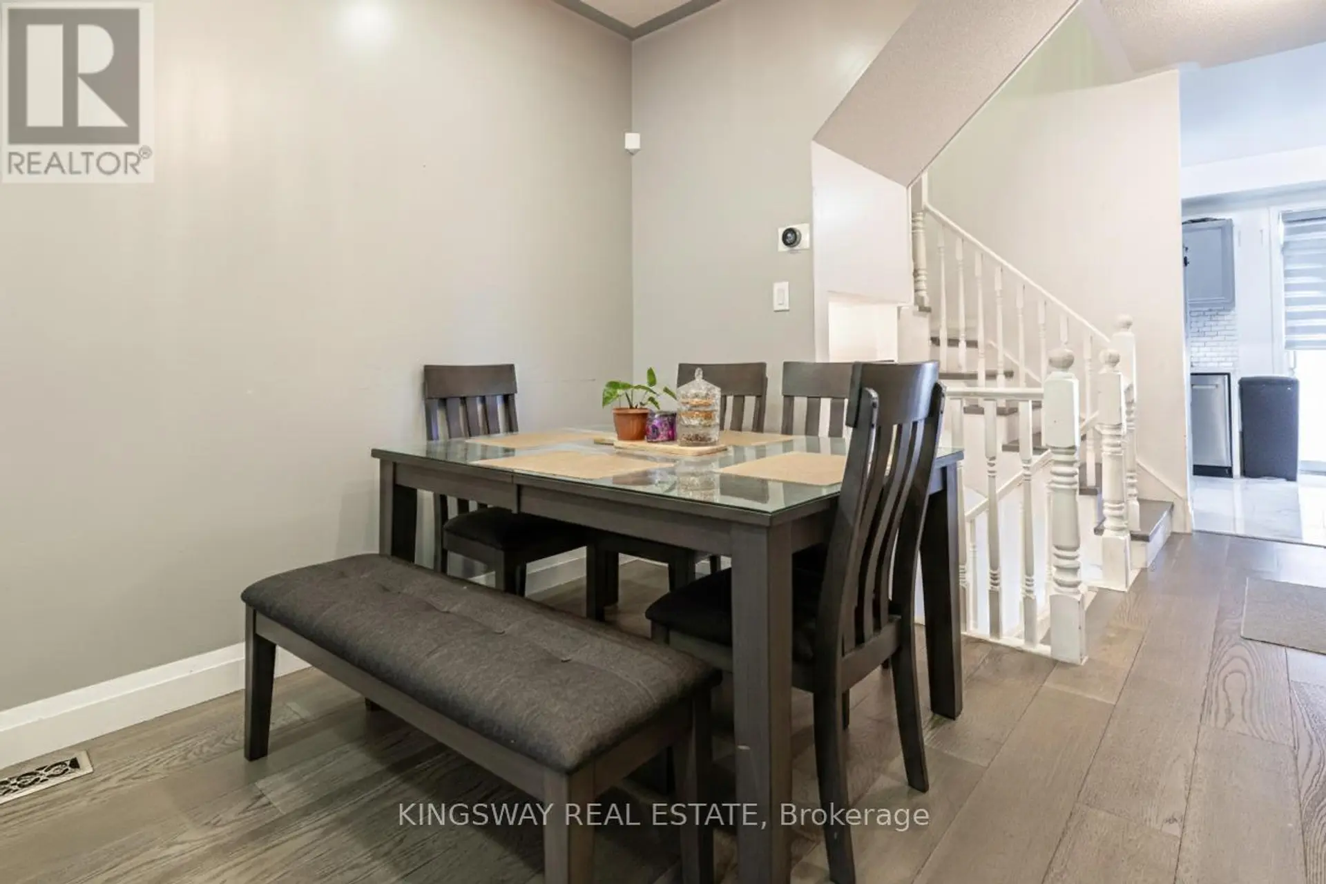 #6 280 HILLCREST AVENUE - Image 7