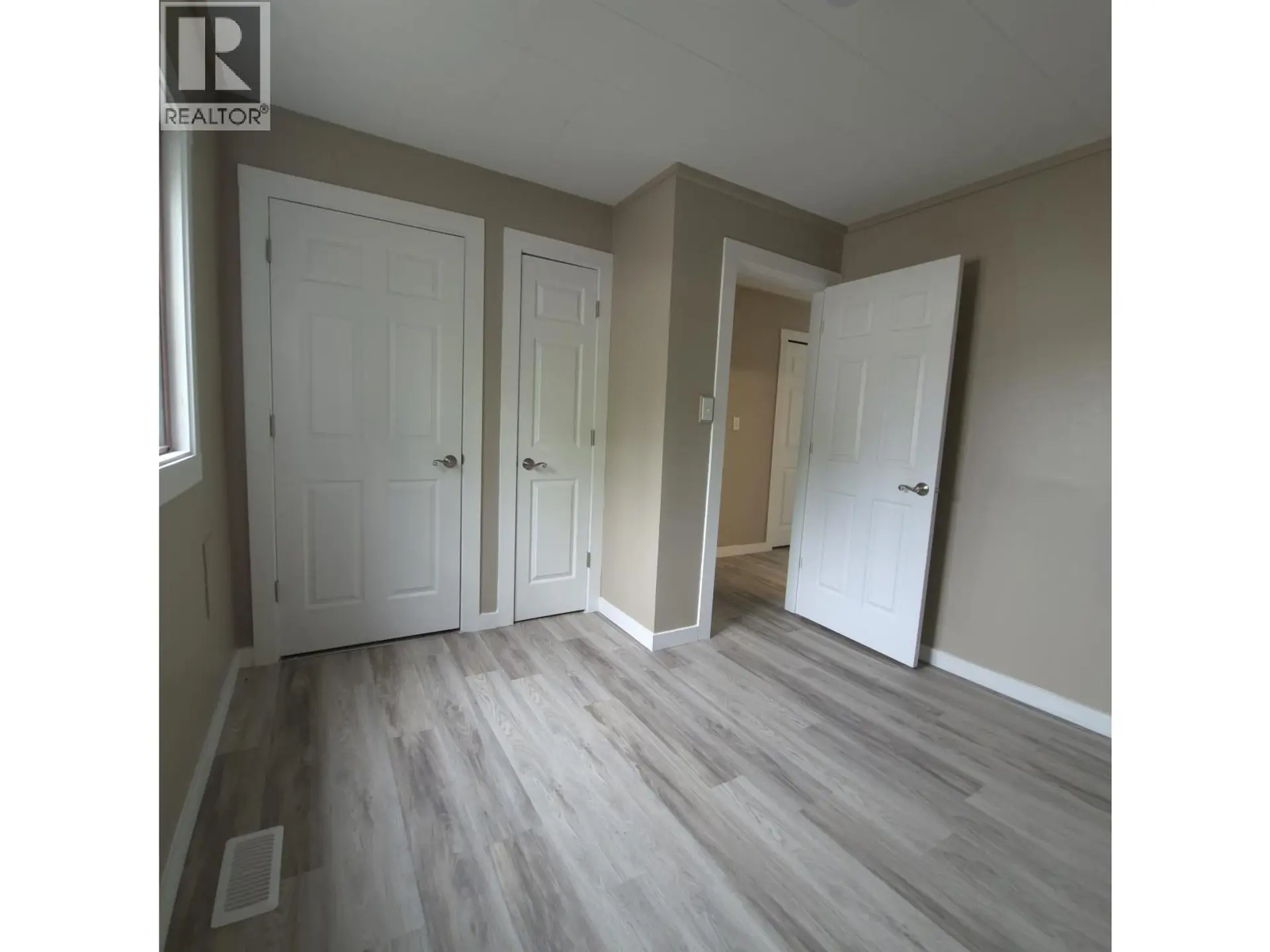 324 W 5TH STREET - Image 12