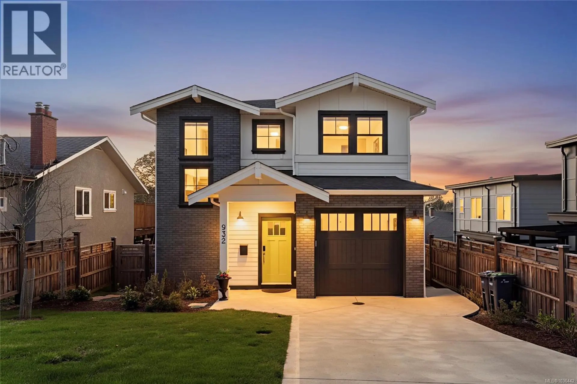 Property at 932 Arcadia St, Esquimalt, BC