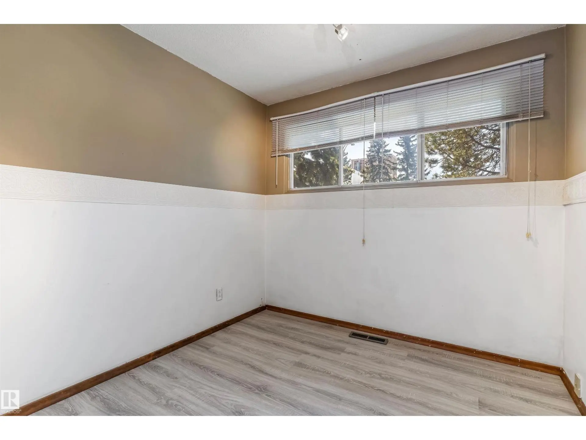 13208 128 AV NW - Image 7