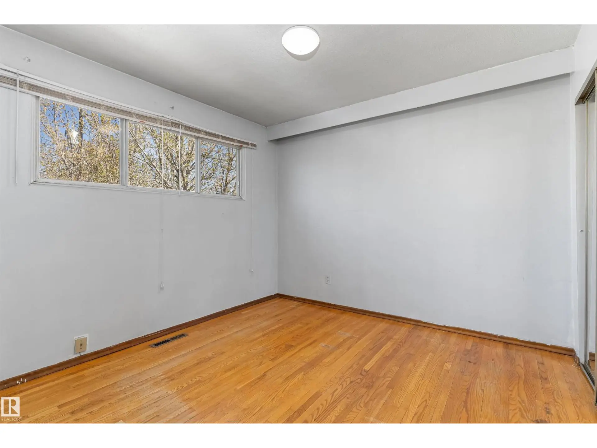 13208 128 AV NW - Image 11