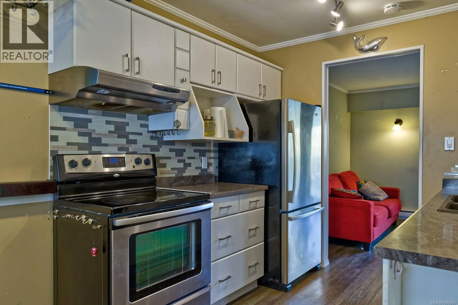 #8 721 Malone Rd - Image 5